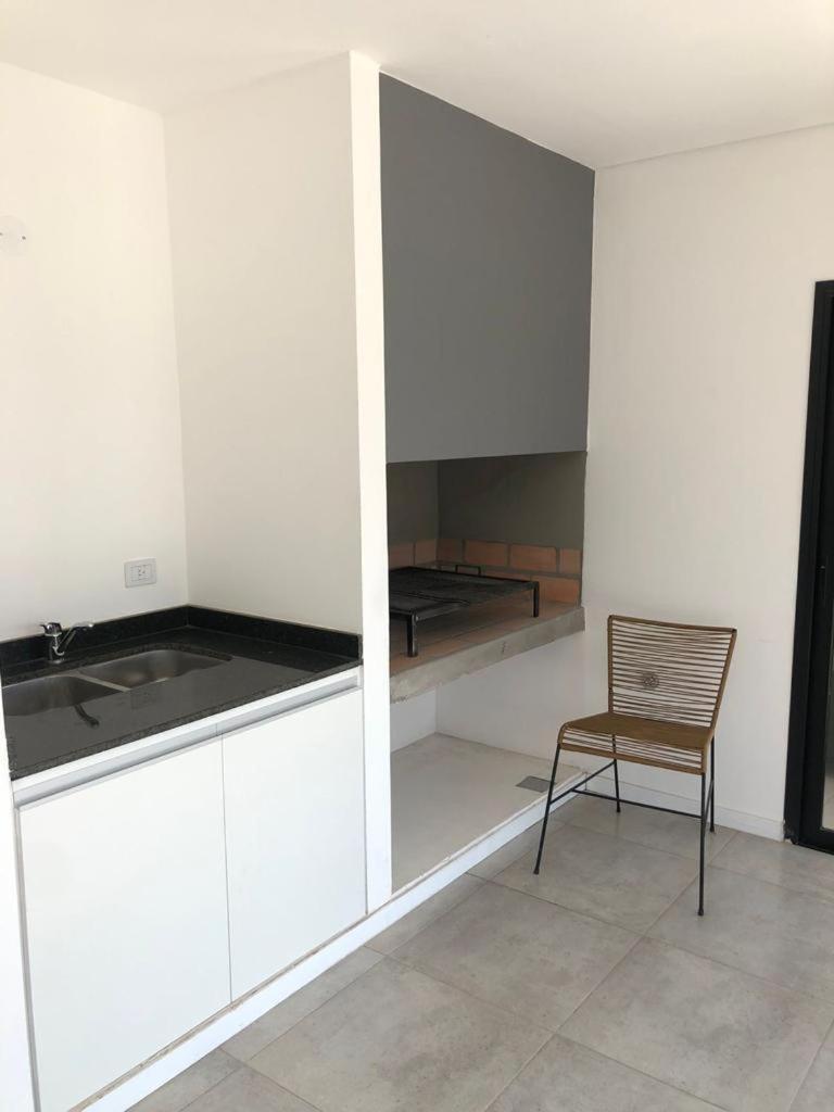Departamento moderno con parrilla privada para 3