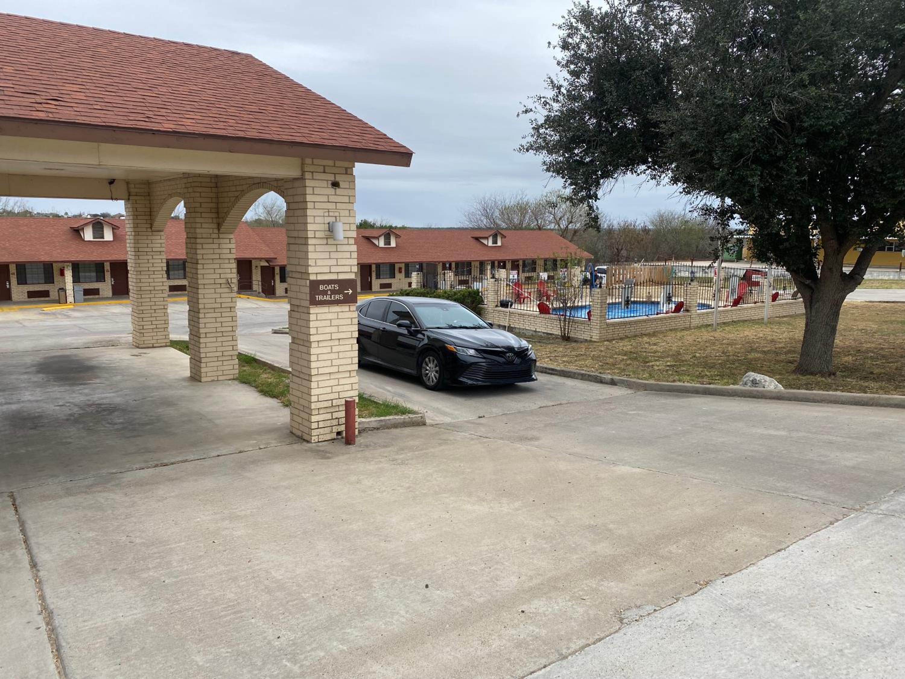 Falcon Executive Inn view 2