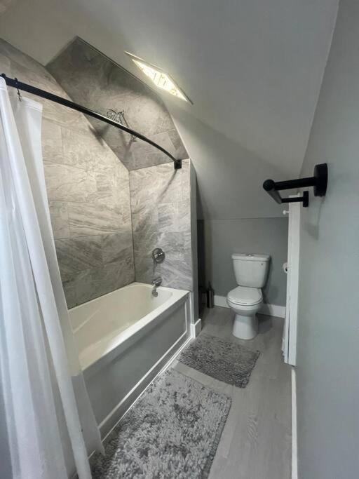 Unique modern luxury 2 bedroom apartment rental