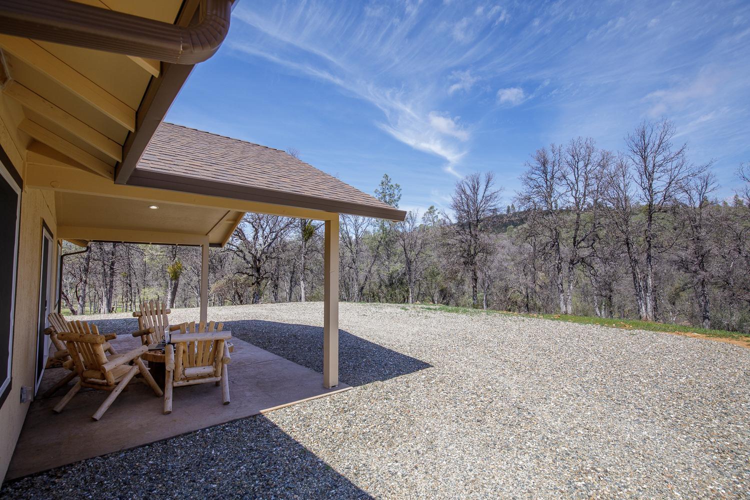 Bear Paw Cabin new construction near Yosemite view 2
