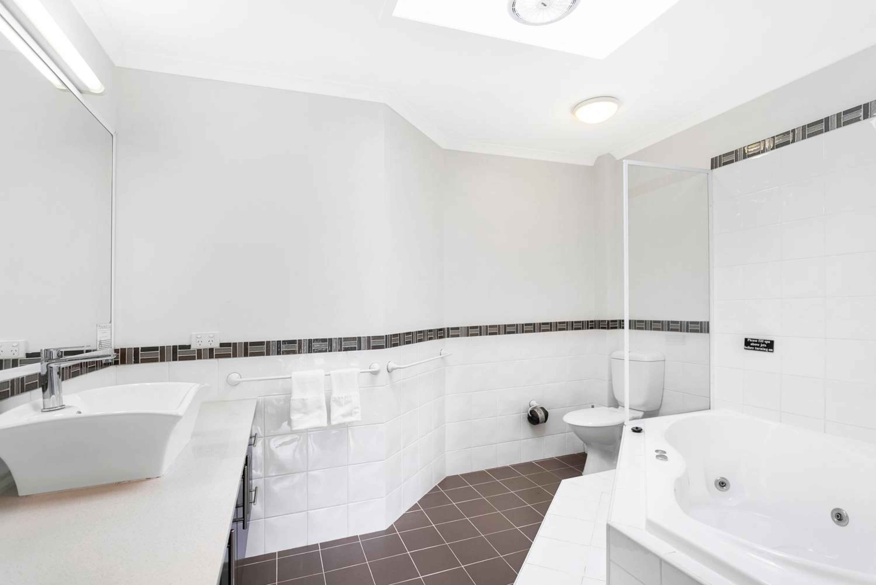Peninsula Nelson Bay Motel and Serviced Apartments