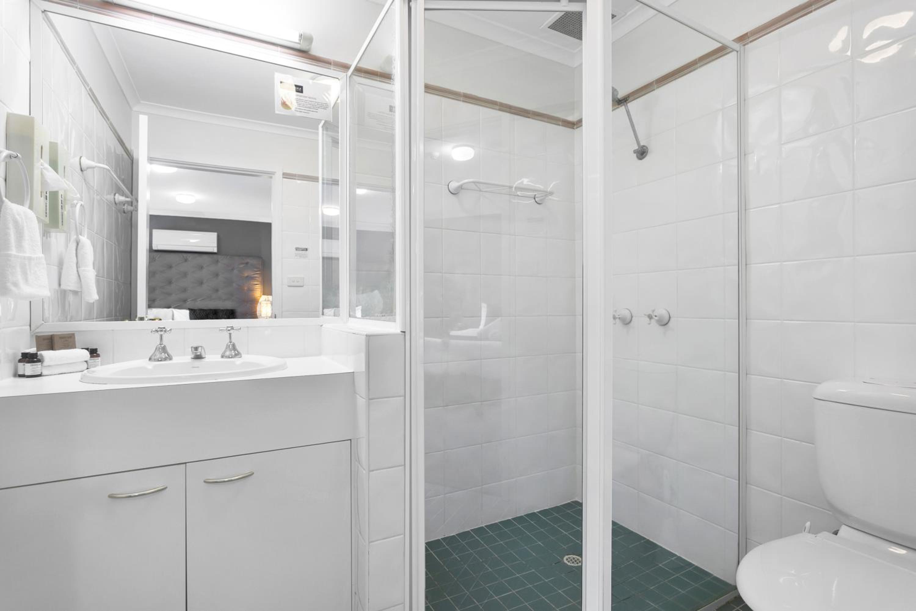Peninsula Nelson Bay Motel and Serviced Apartments