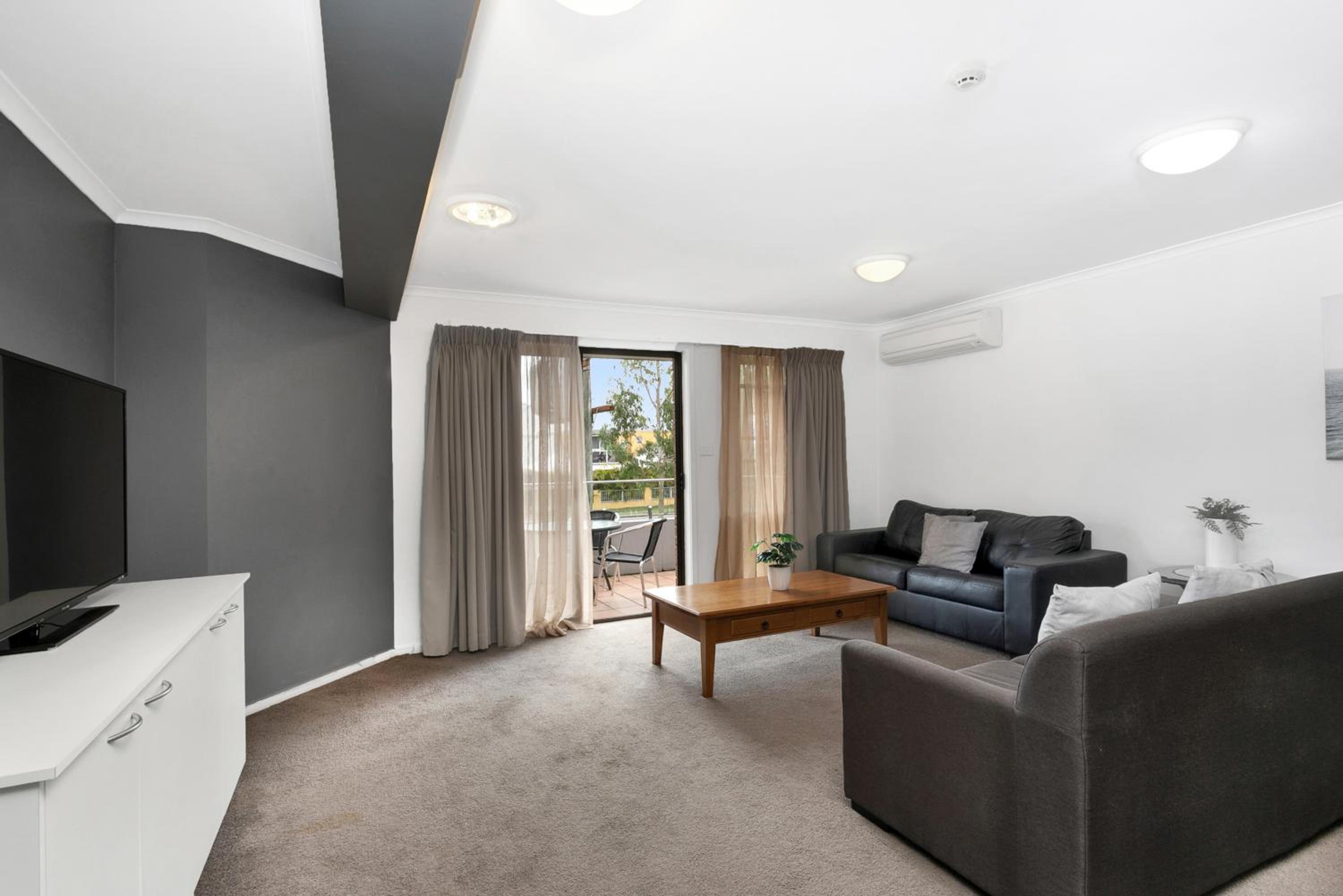 Peninsula Nelson Bay Motel and Serviced Apartments