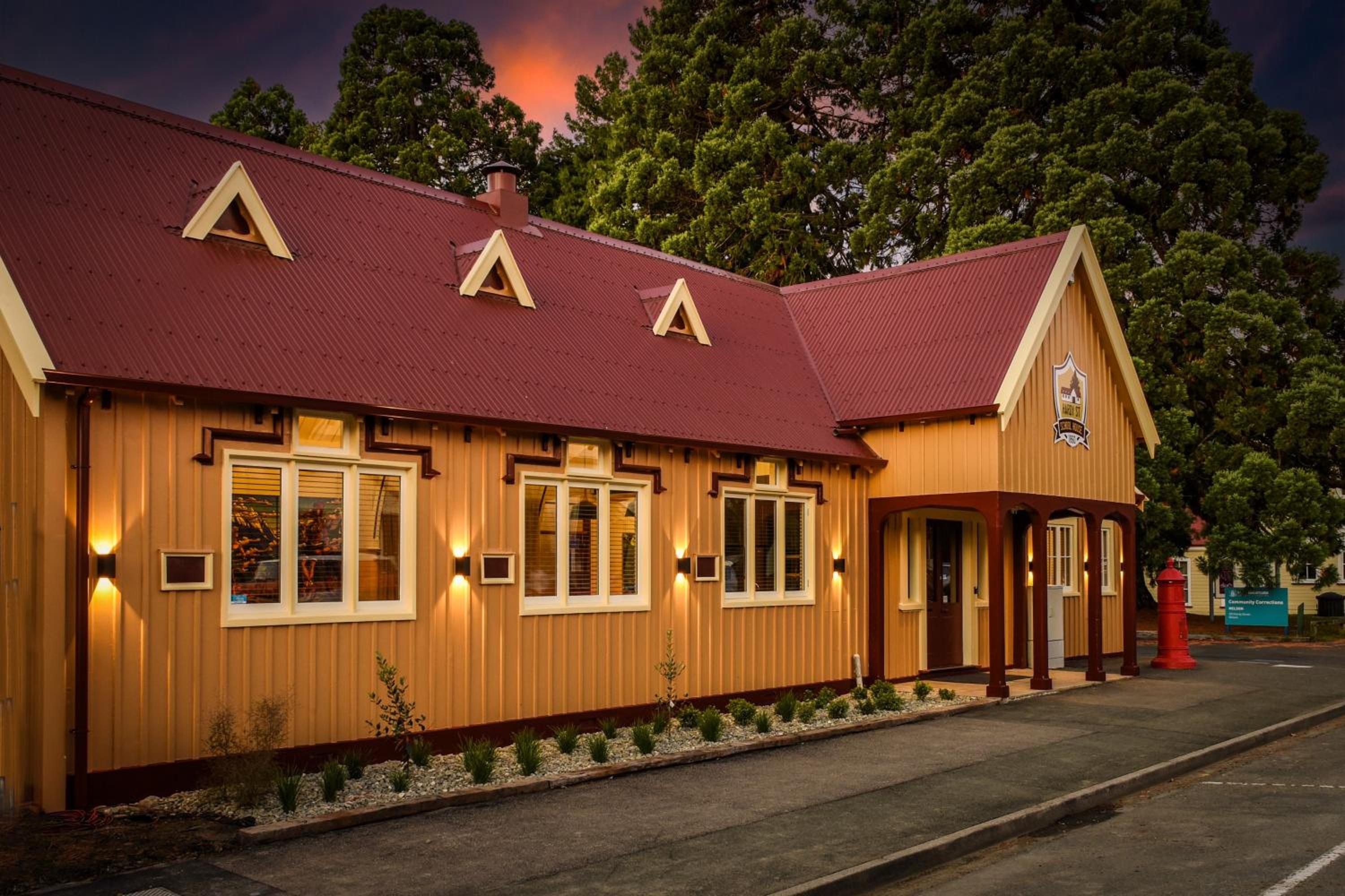 Hardy Street School House