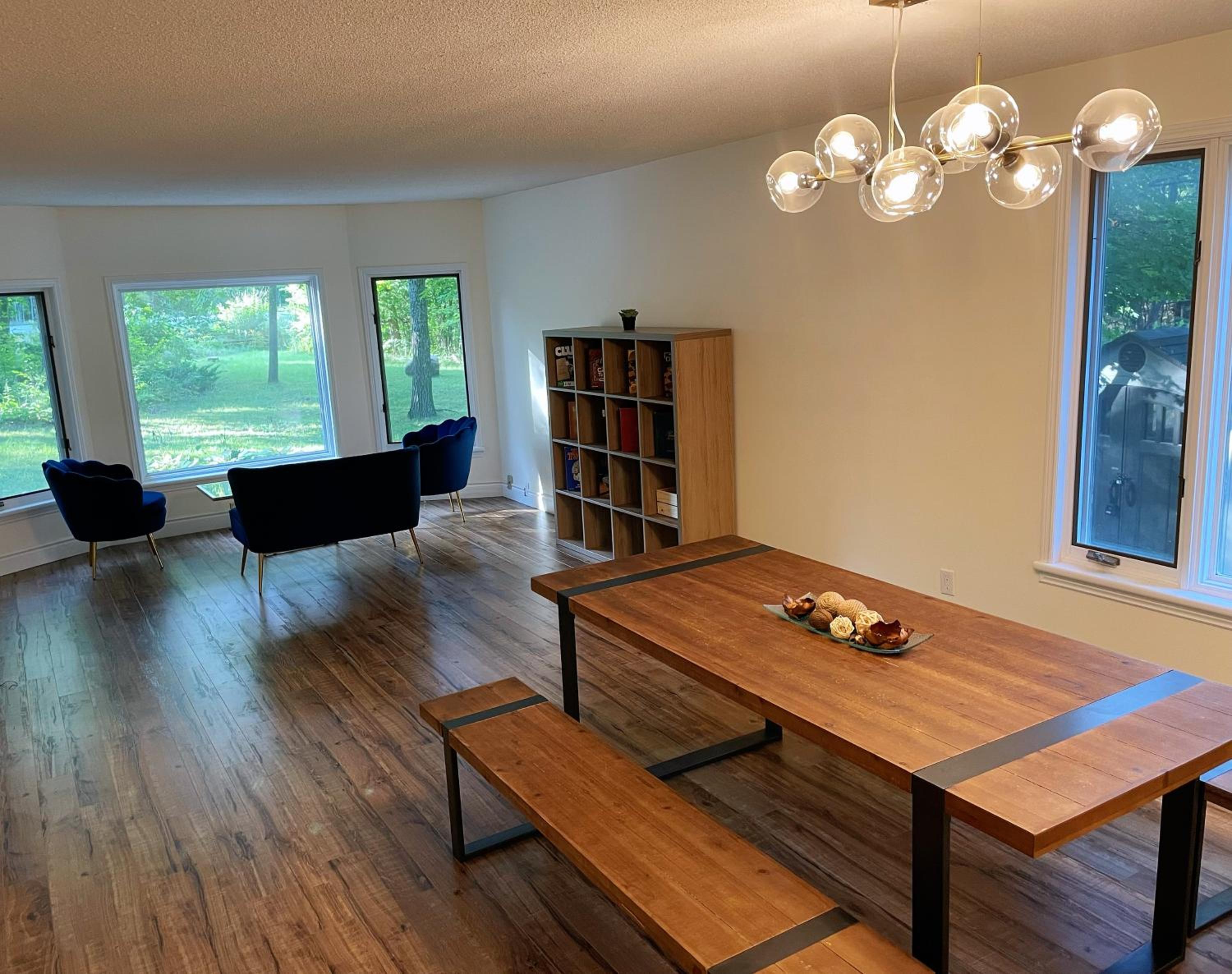 Lakeview Cottage with Private Swimming Pool