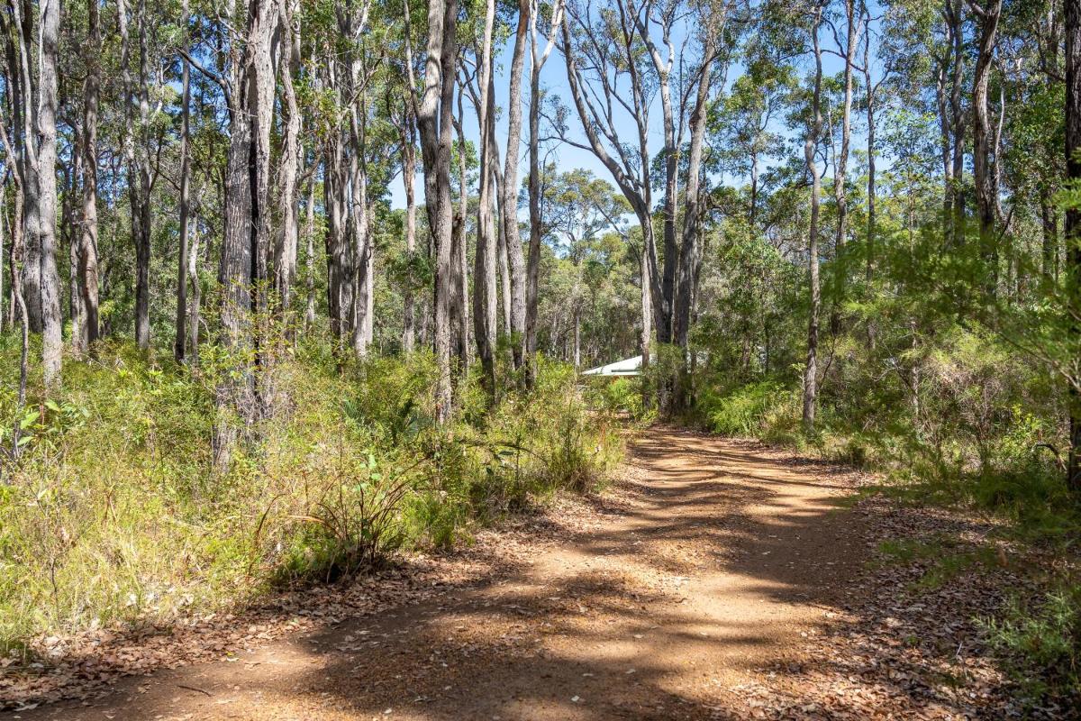 Mansfield Retreat - In Town - Margaret River