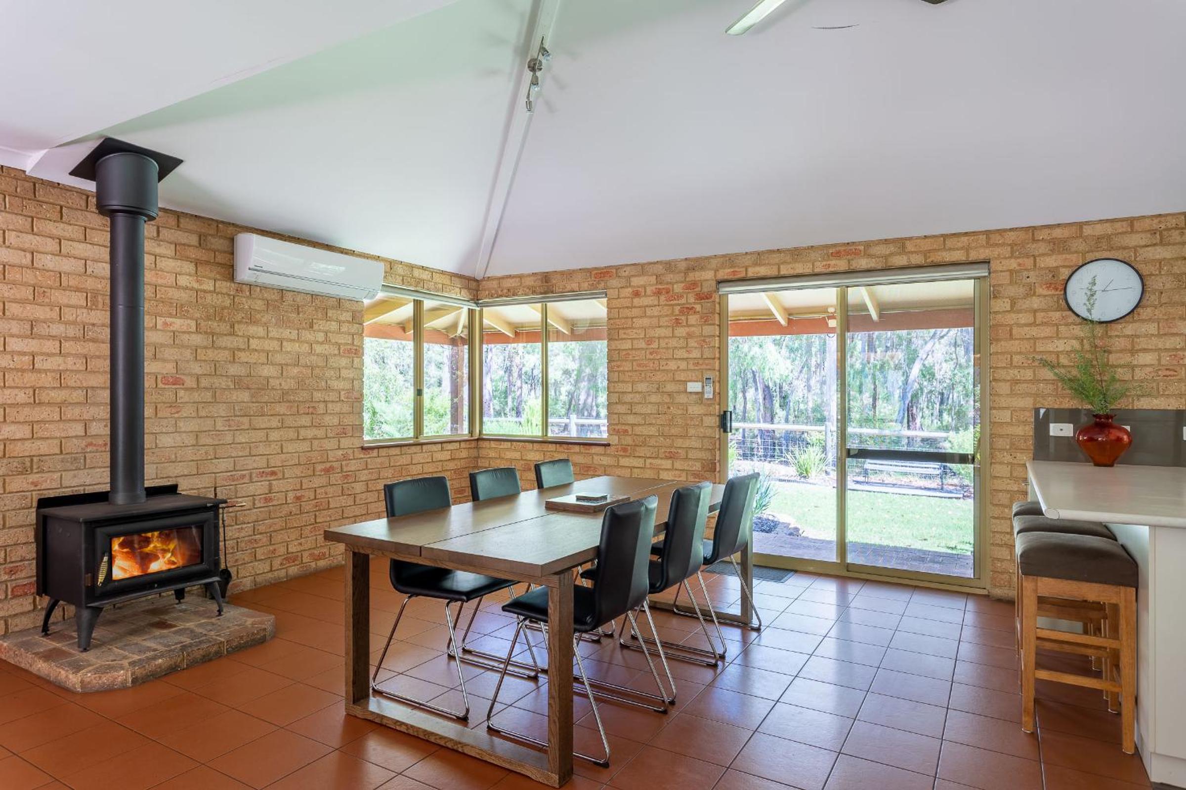 Mansfield Retreat - In Town - Margaret River