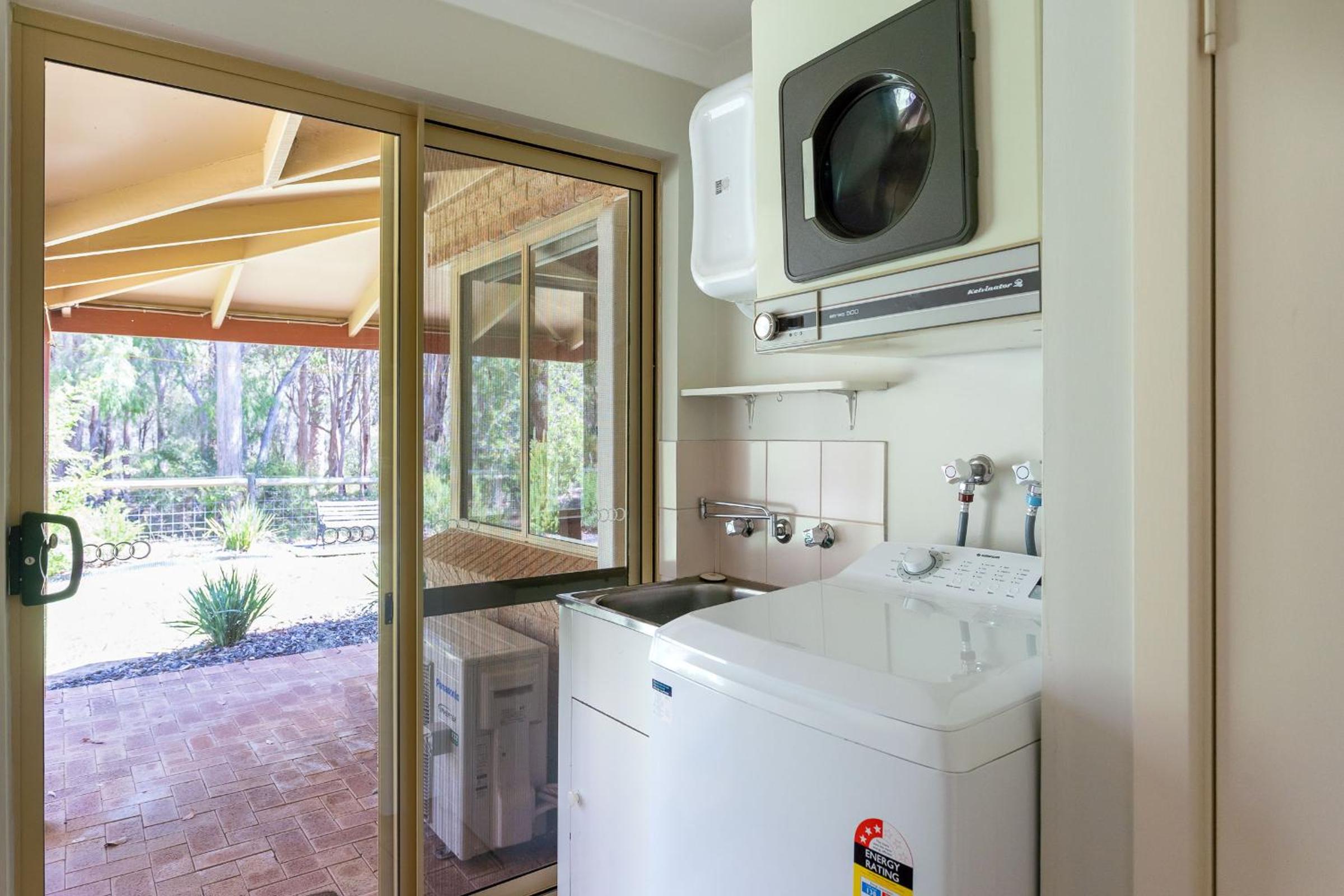 Mansfield Retreat - In Town - Margaret River