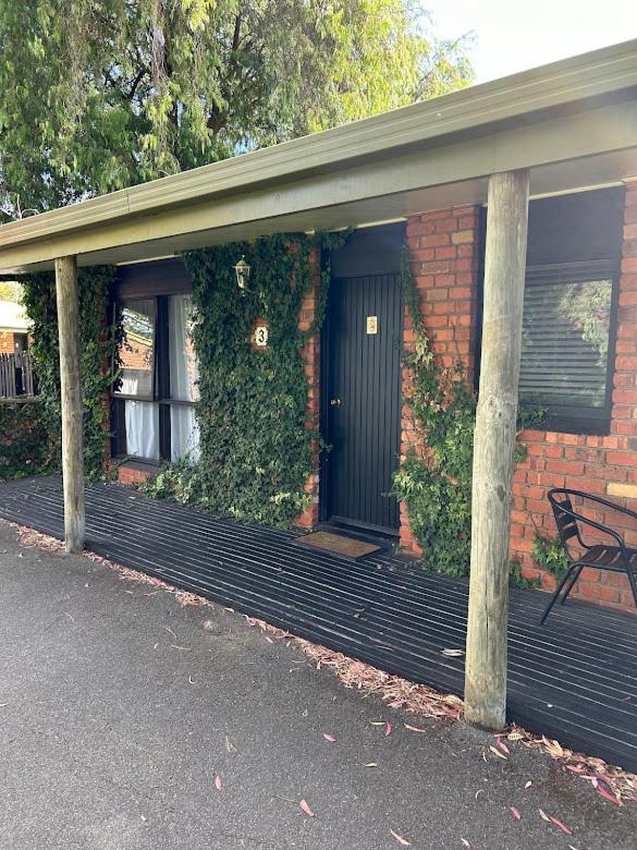 Best Western Colonial Village Motel