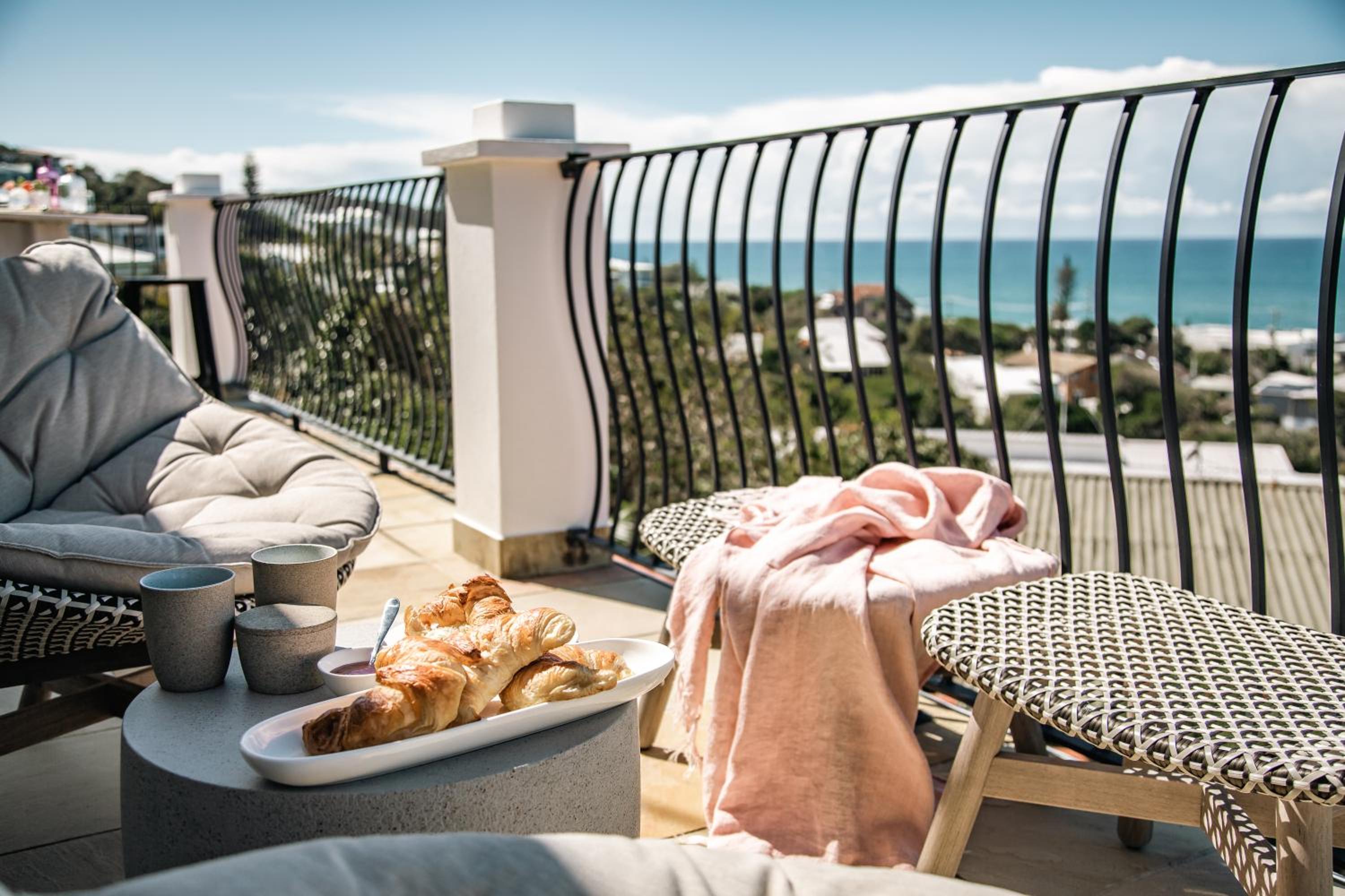 Villa Sunshine - Spectacular ocean views minutes to the sand