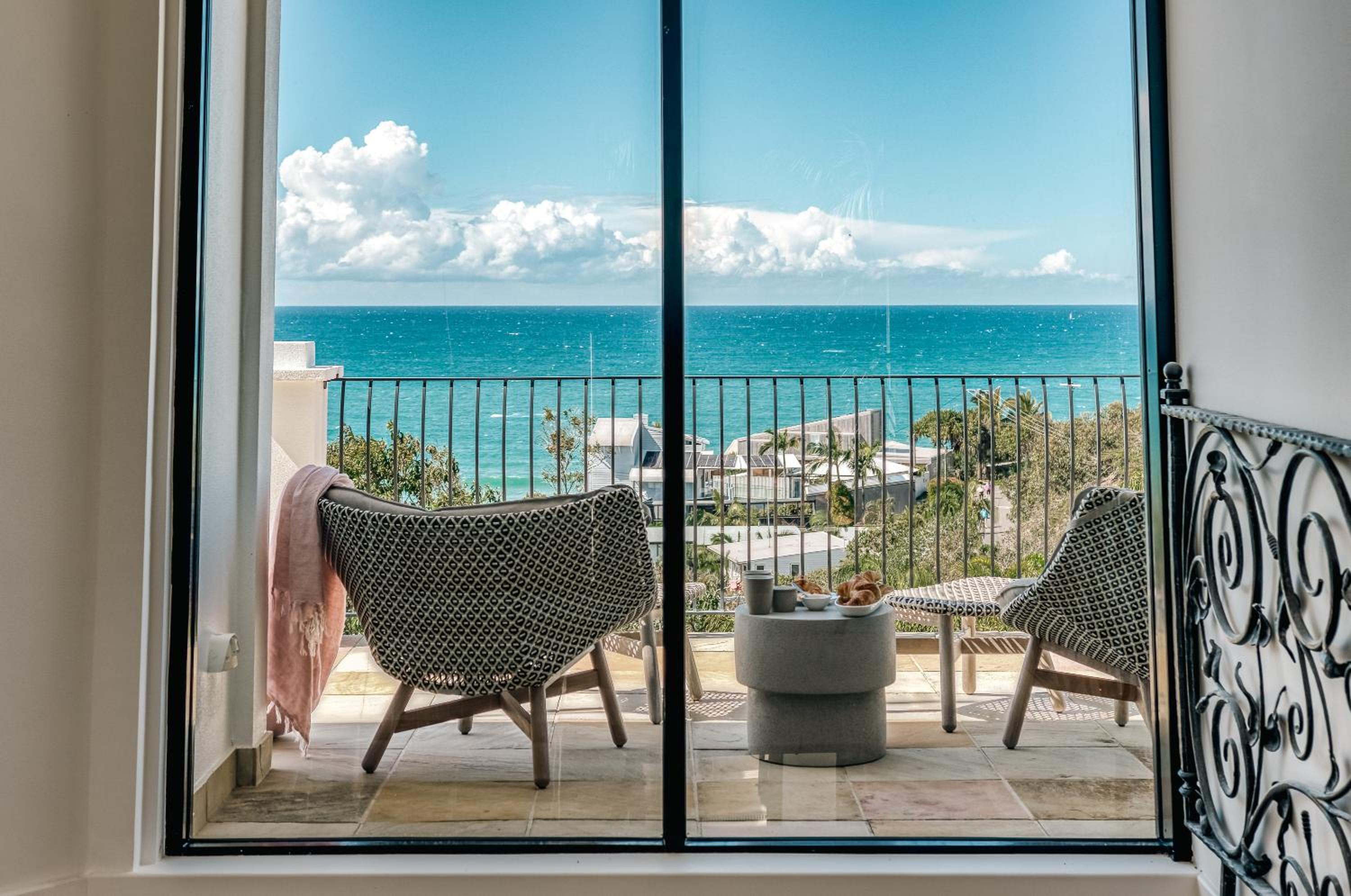 Villa Sunshine - Spectacular ocean views minutes to the sand