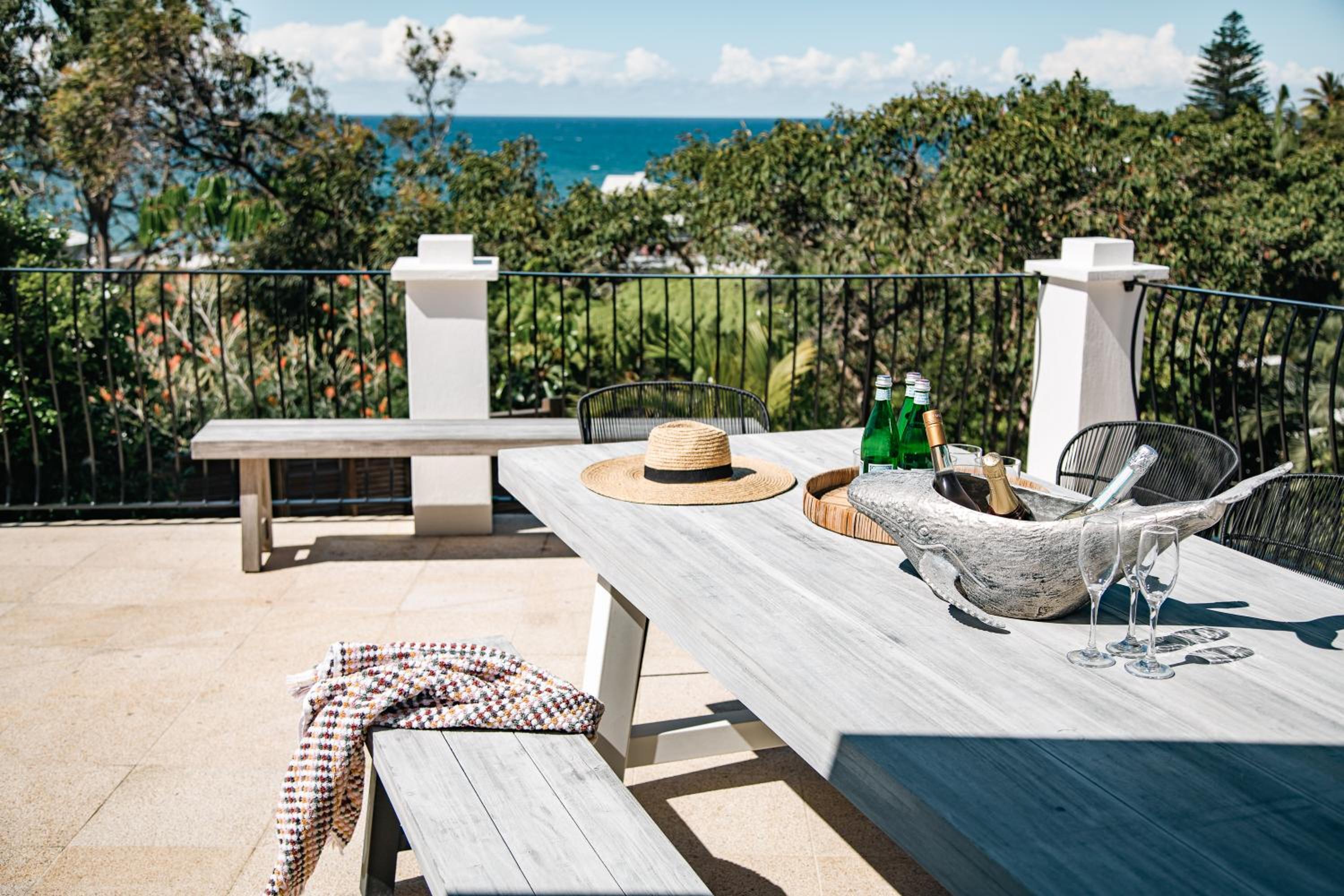 Villa Sunshine - Spectacular ocean views minutes to the sand