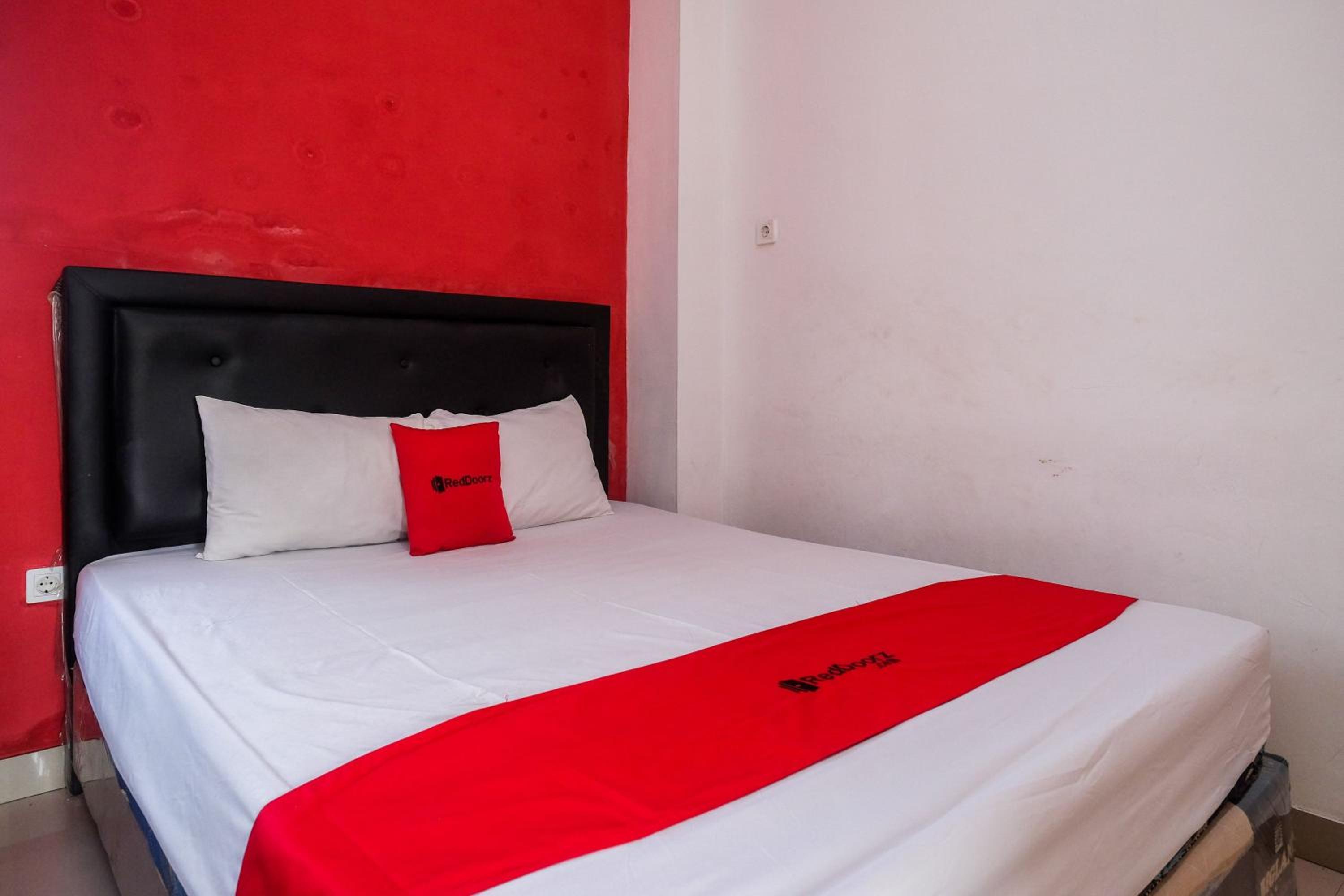 RedDoorz near Pakuwon Mall Solo Baru view 2