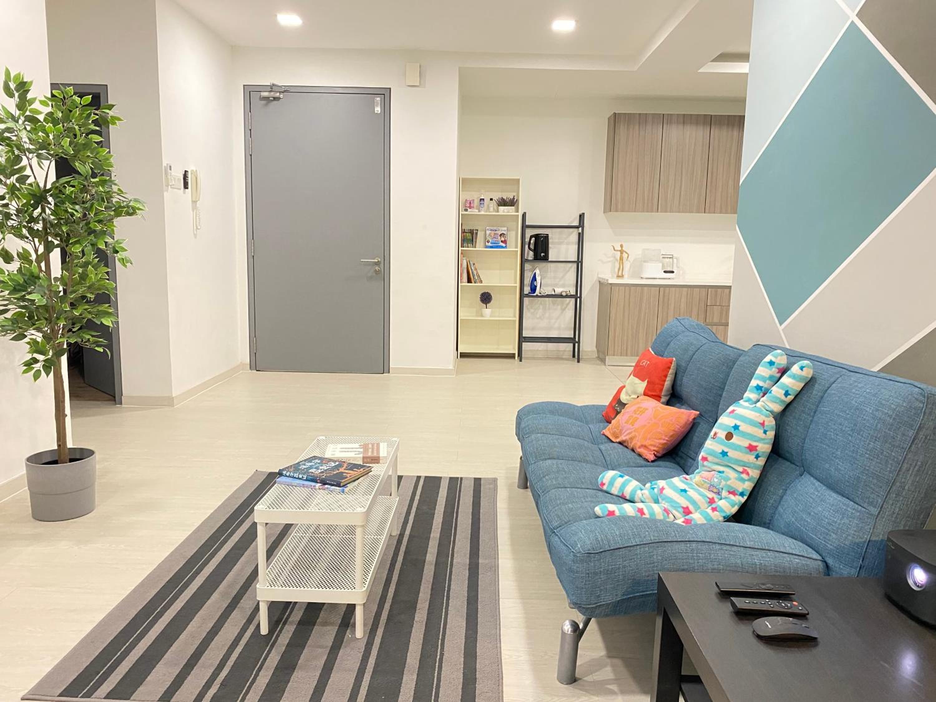New Cozy 3 Bedrooms Condo with Netflix Projector @ Cyberjaya near KLIA PICC photo 4
