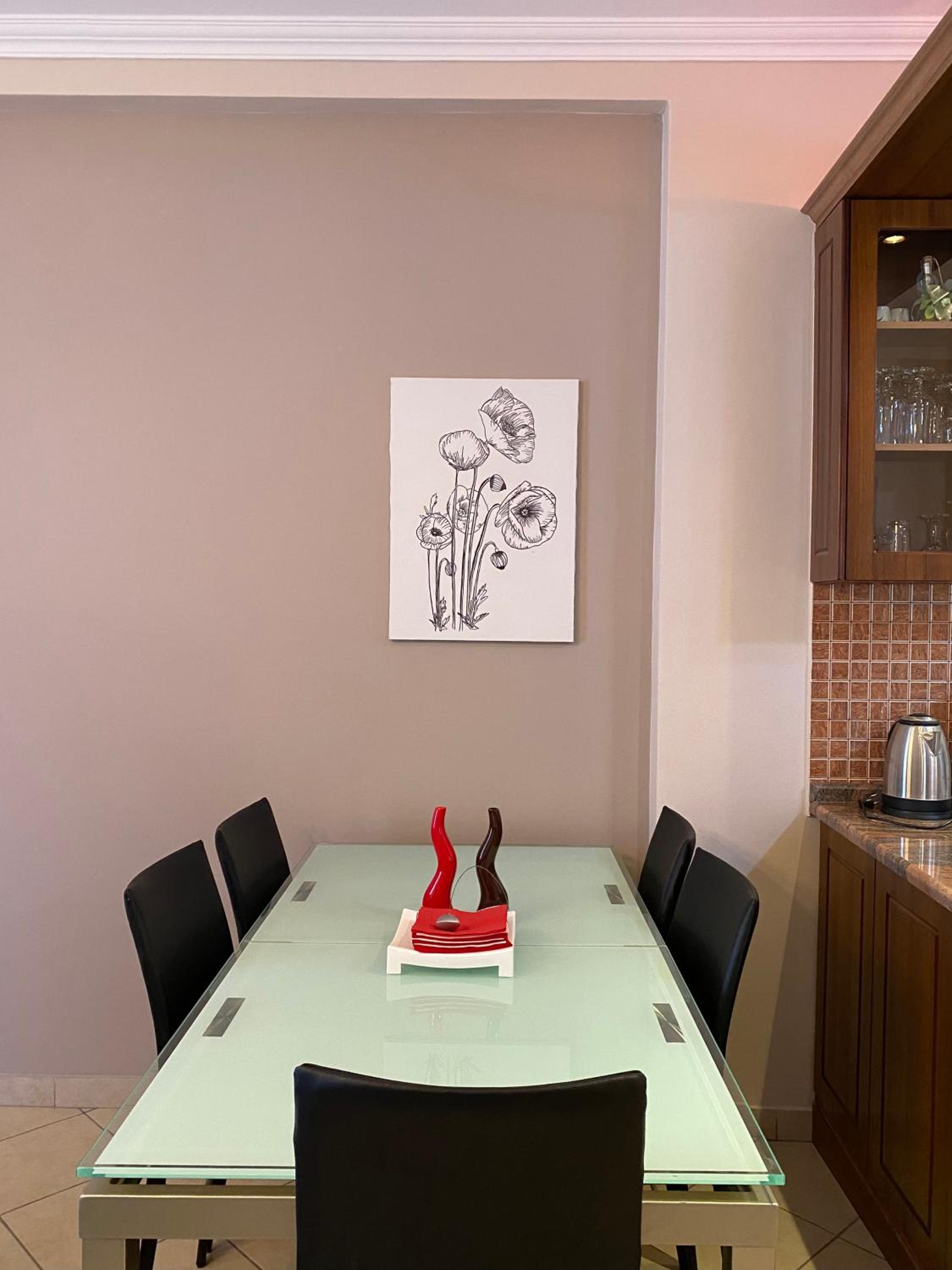Cloud8 Apt with Castle View, 7km from the Beach