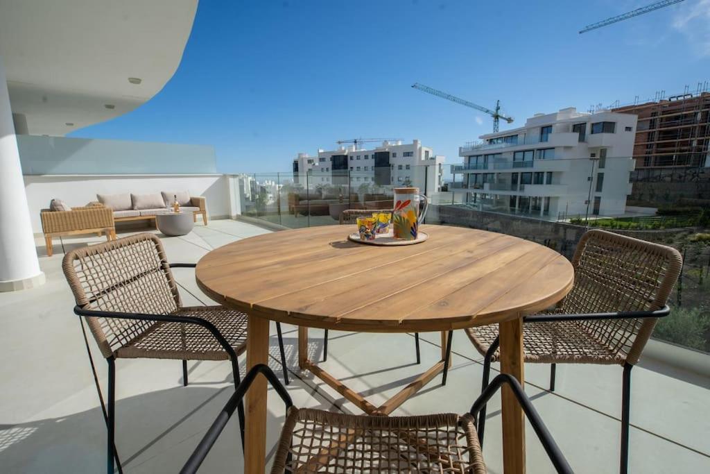 Flat Deluxe&Pool Higueron West