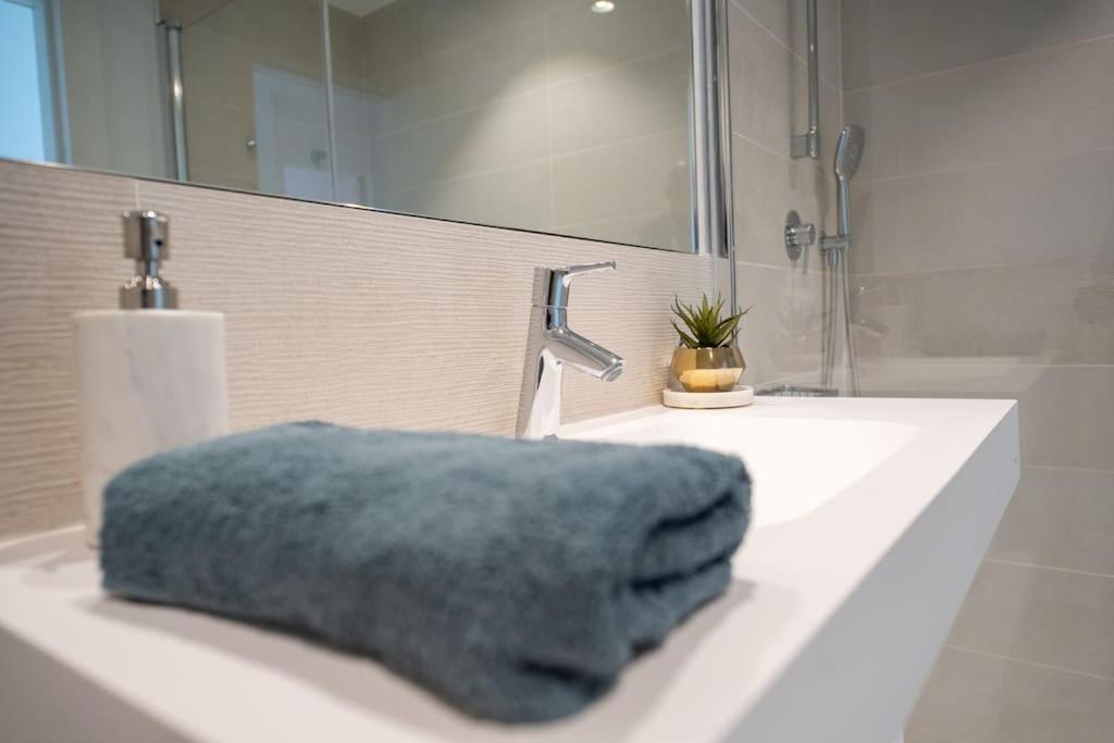 Flat Deluxe&Pool Higueron West