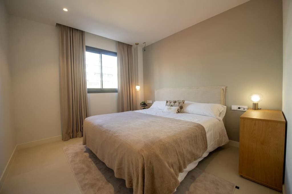 Flat Deluxe&Pool Higueron West