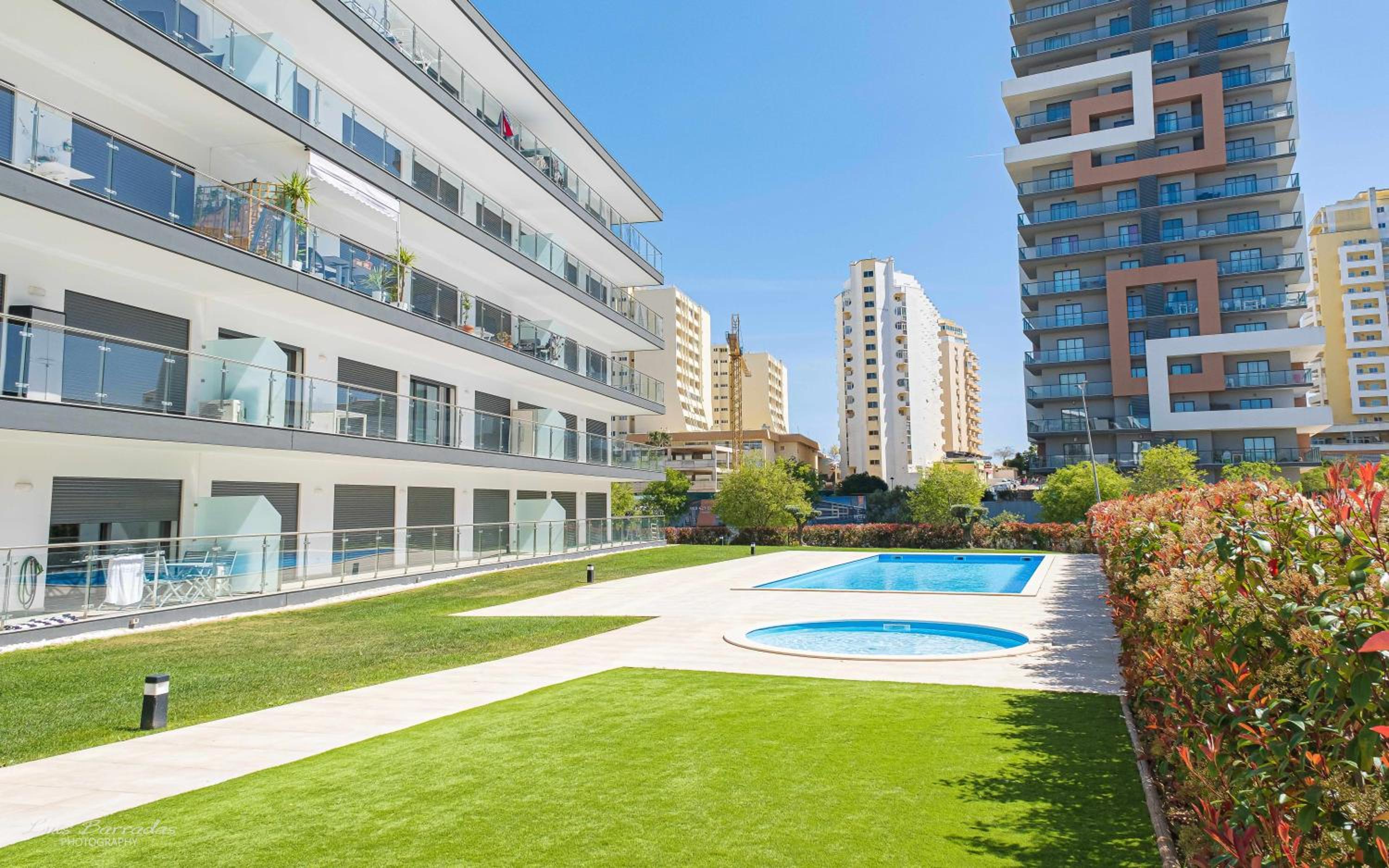 Monte Residence Beach e Pool view 2