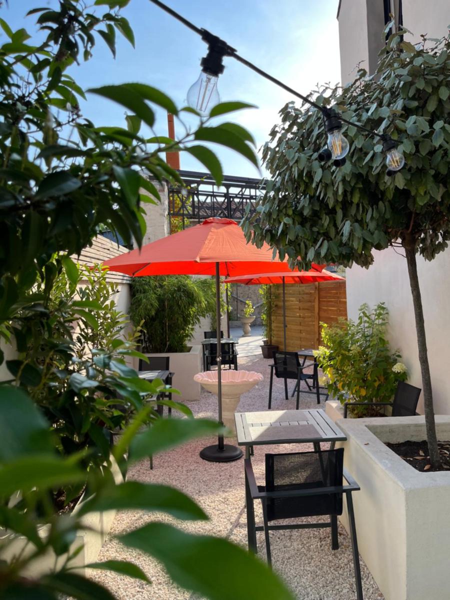 Laroziere Guest Rooms view 3