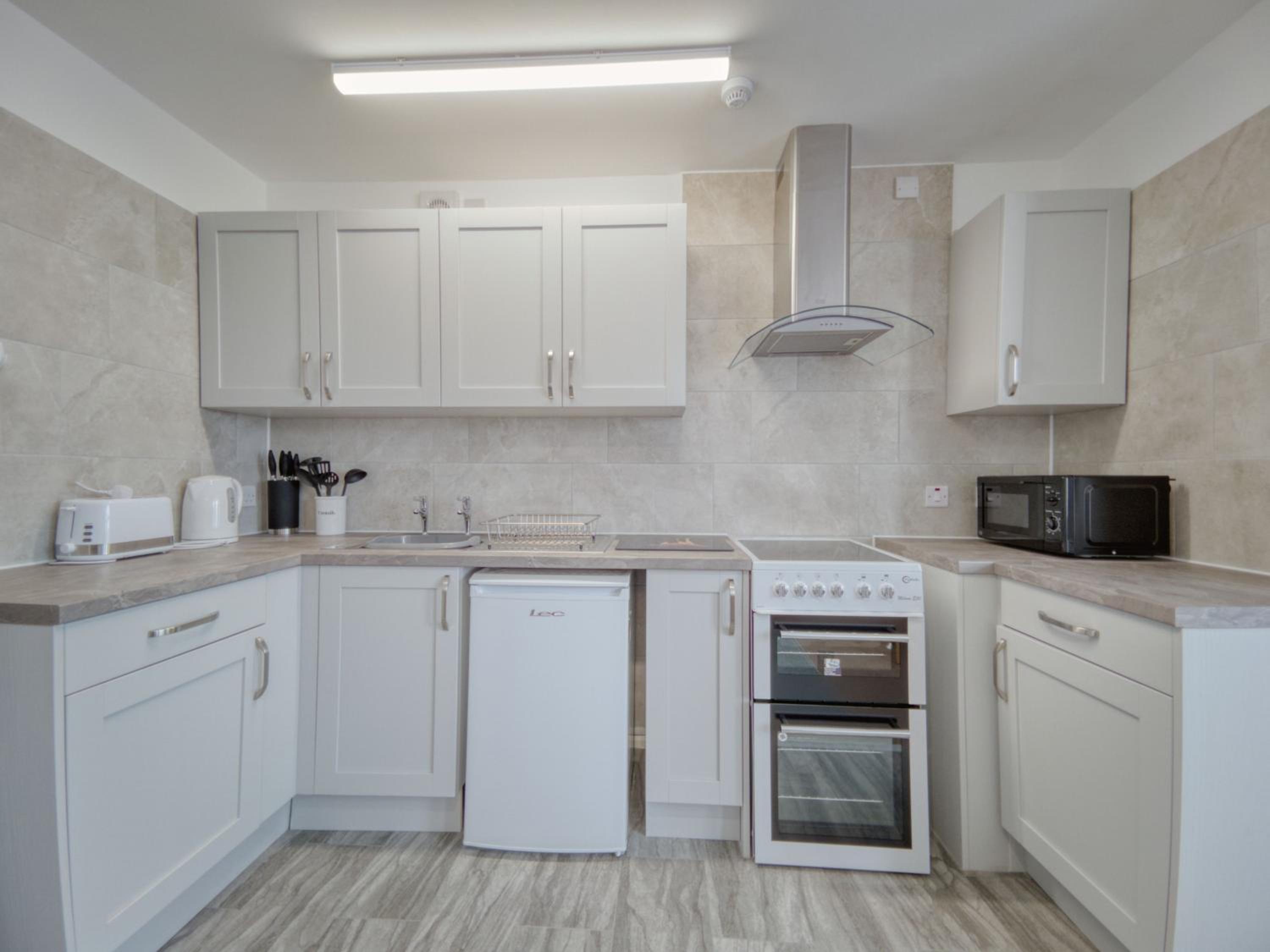Apartment 7 - 1 bedroom Sea front location - Step free access from rear - Free Parking view 5