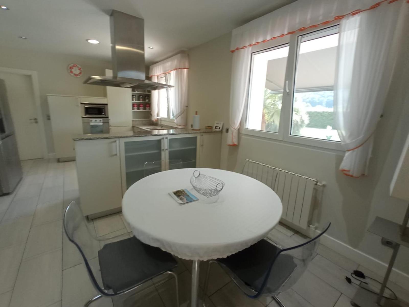 Villa LA PERLA con piscina privada