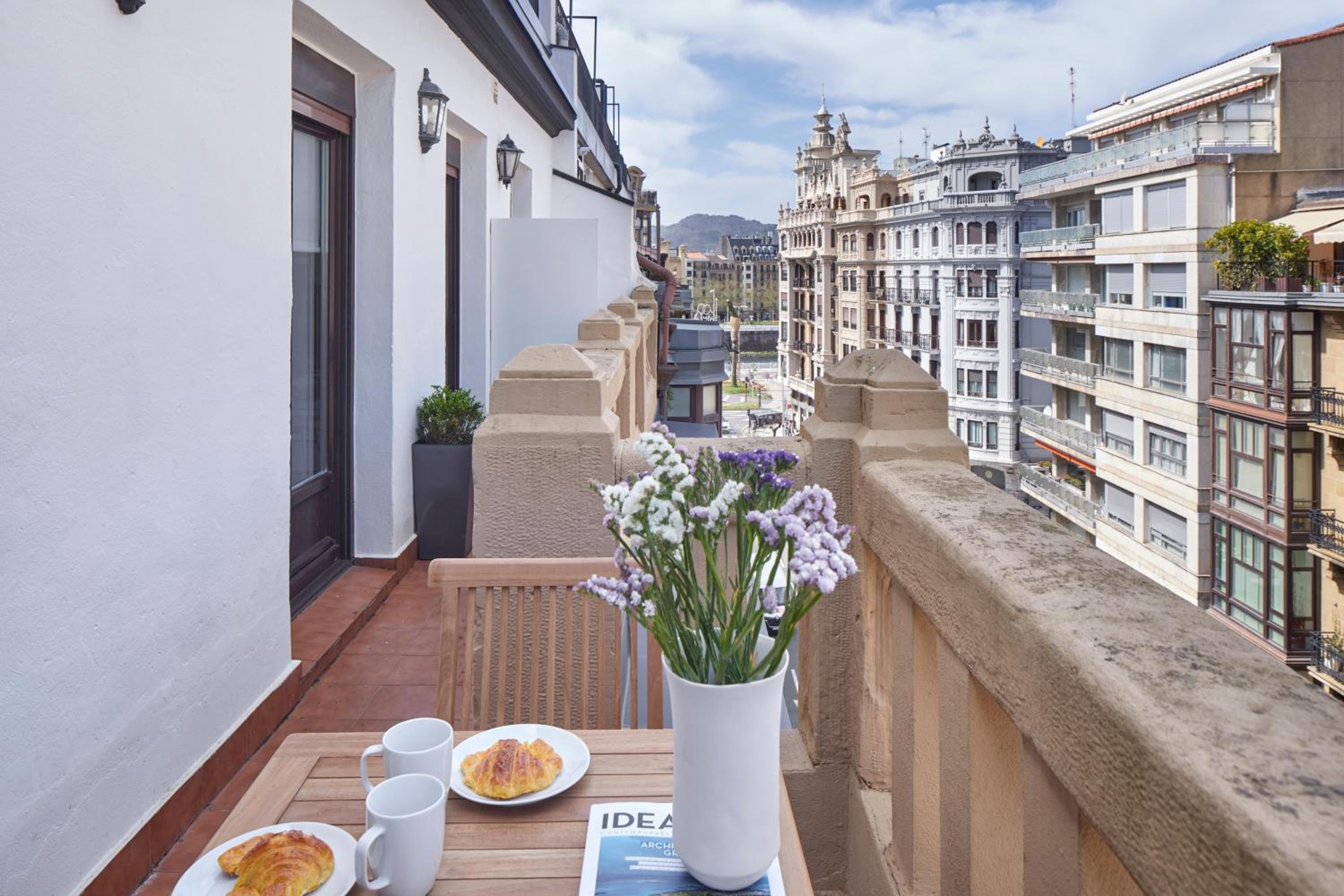 Mirakruz Terrace by FeelFree Rentals