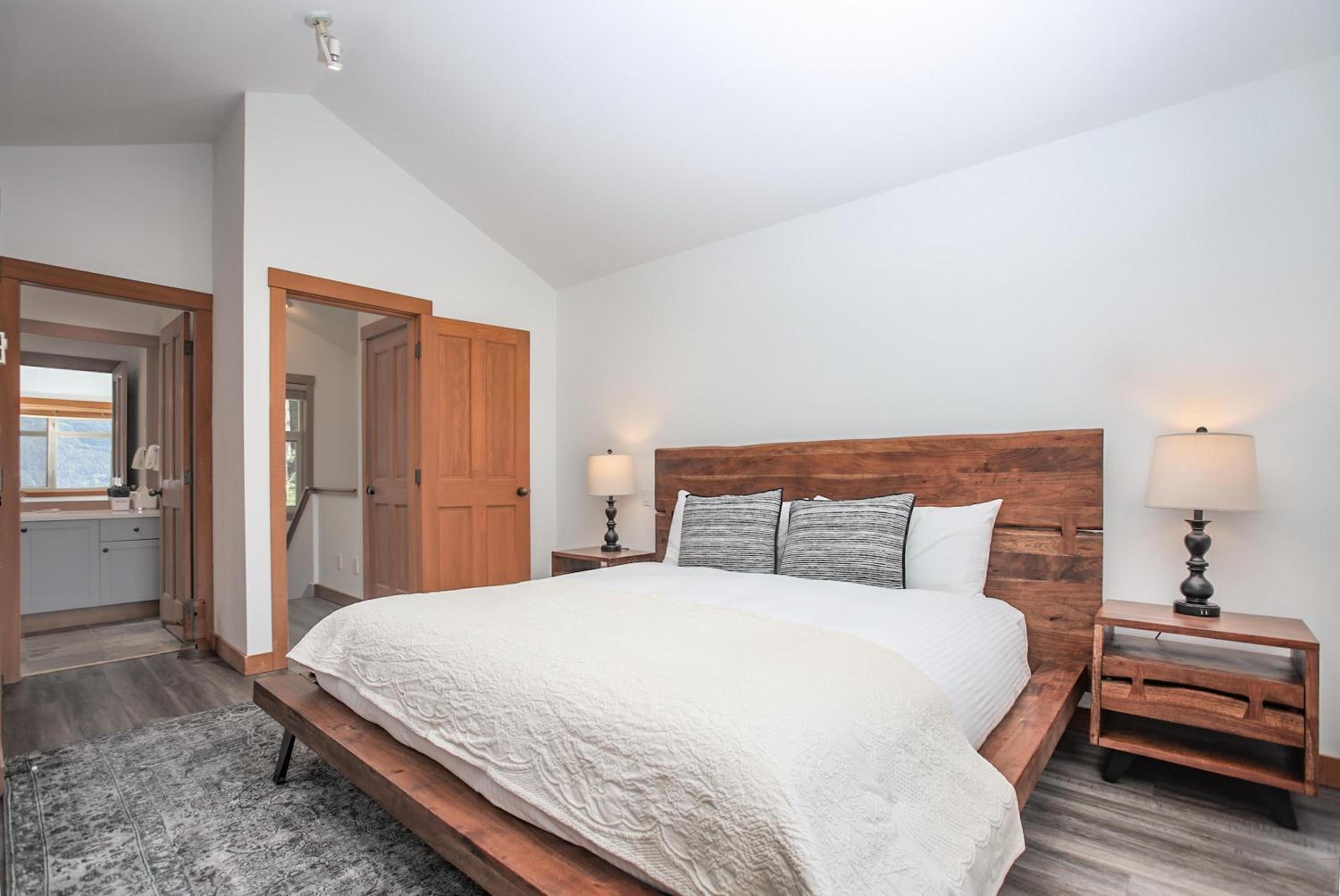 Mountain Star 16 - Ski In Ski Out, Private Hot Tub