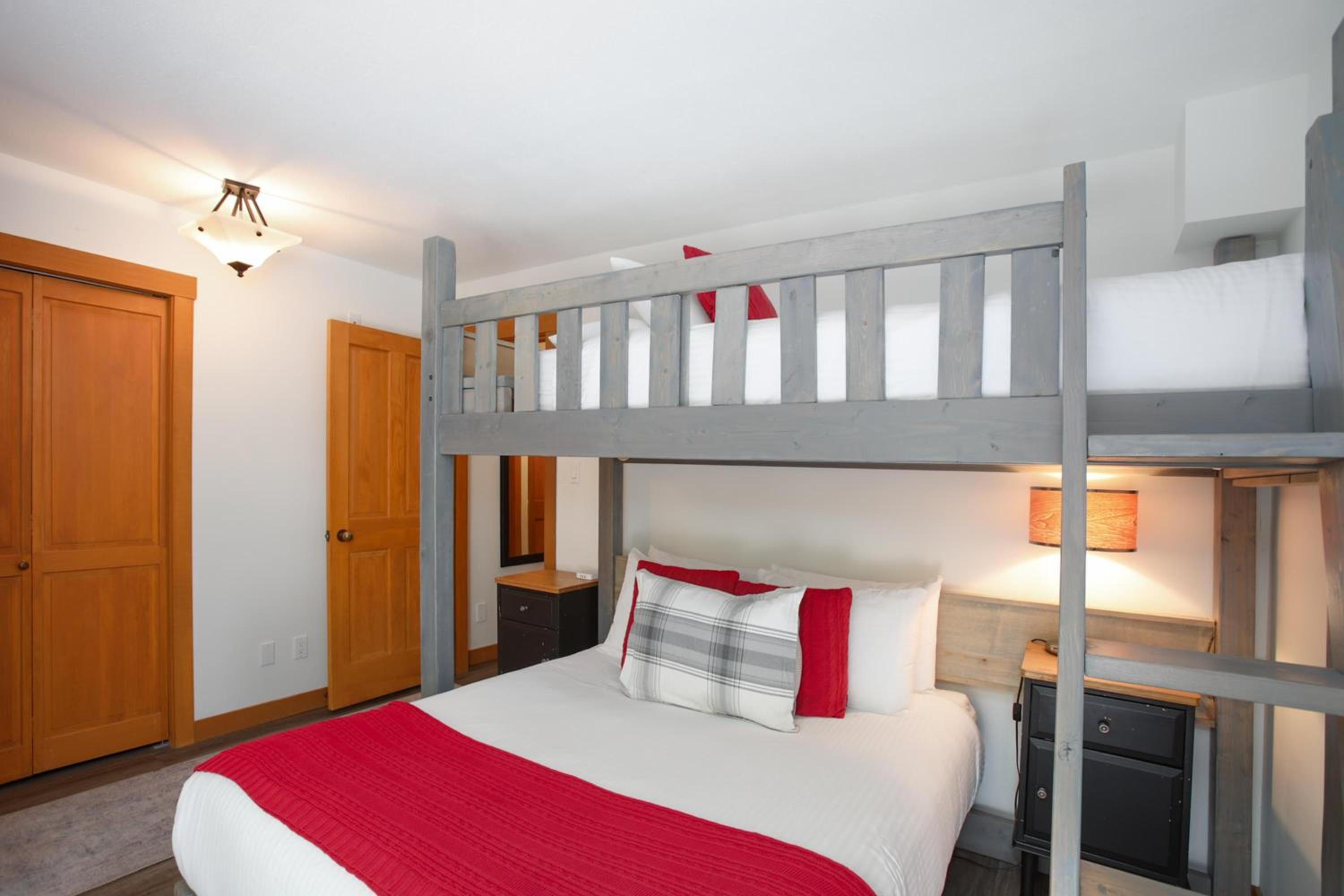 Mountain Star 16 - Ski In Ski Out, Private Hot Tub