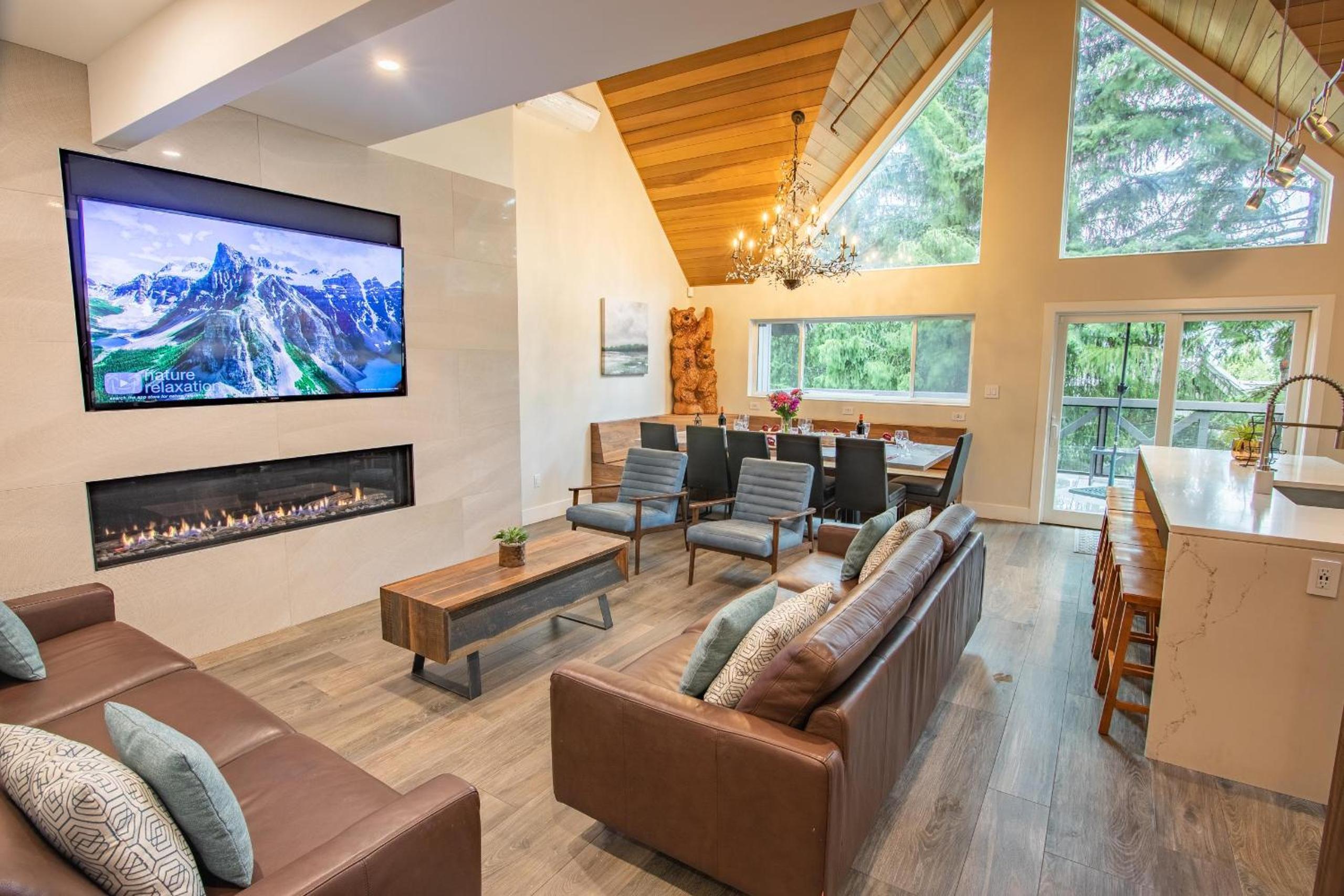 Pinnacle Ridge 23 - Ski In Ski Out, Newly Renovated, Private Hot Tub, Gas Fireplace