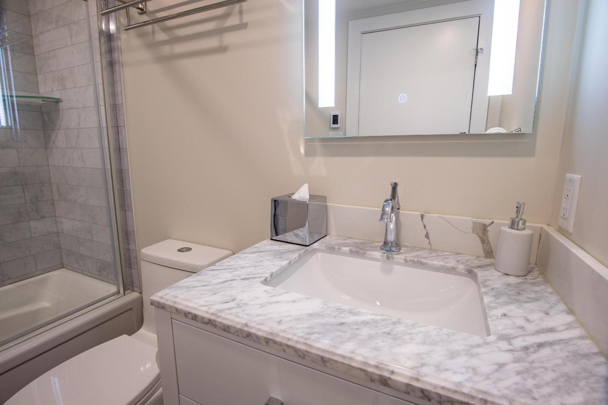 Pinnacle Ridge 23 - Ski In Ski Out, Newly Renovated, Private Hot Tub, Gas Fireplace