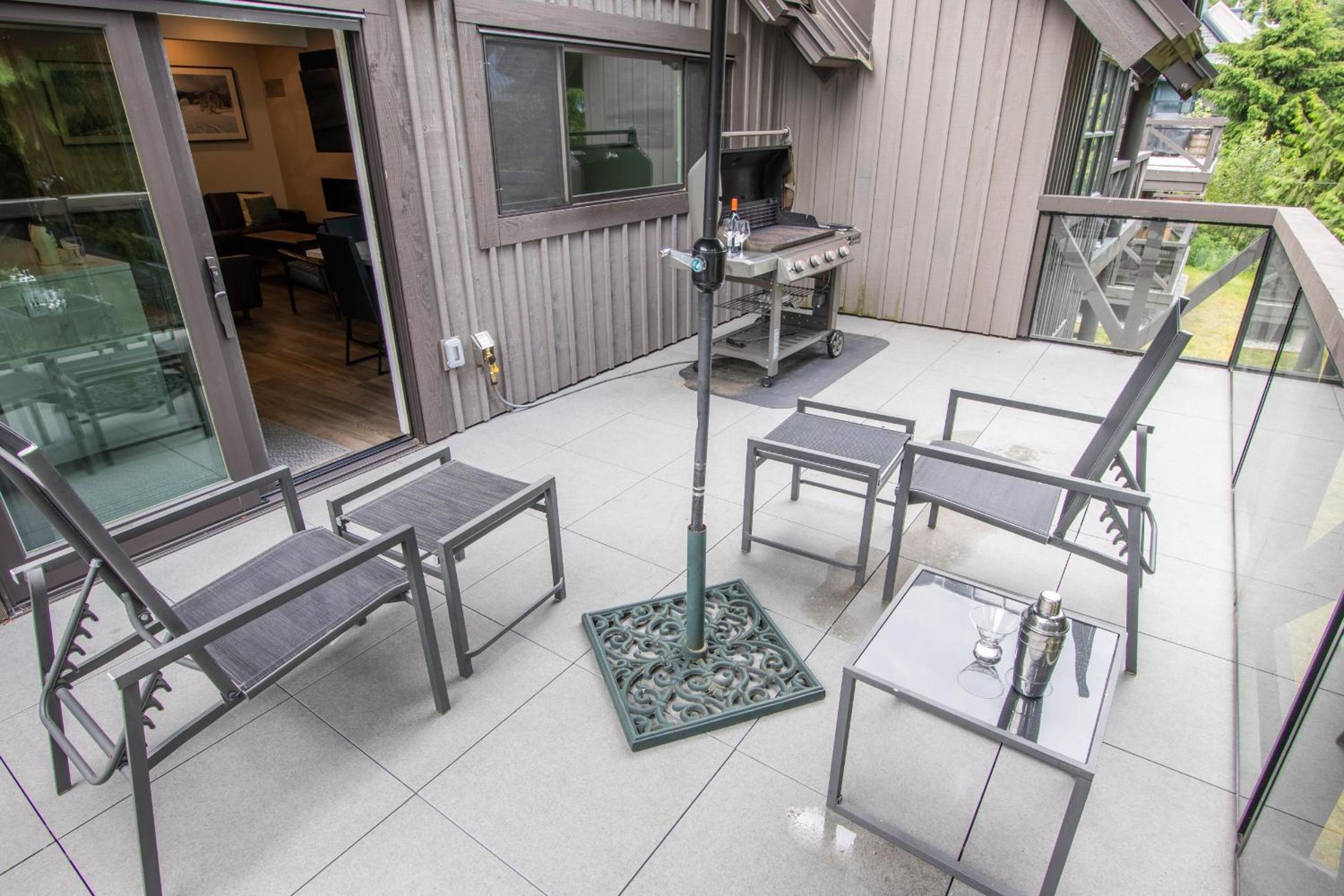 Pinnacle Ridge 23 - Ski In Ski Out, Newly Renovated, Private Hot Tub, Gas Fireplace