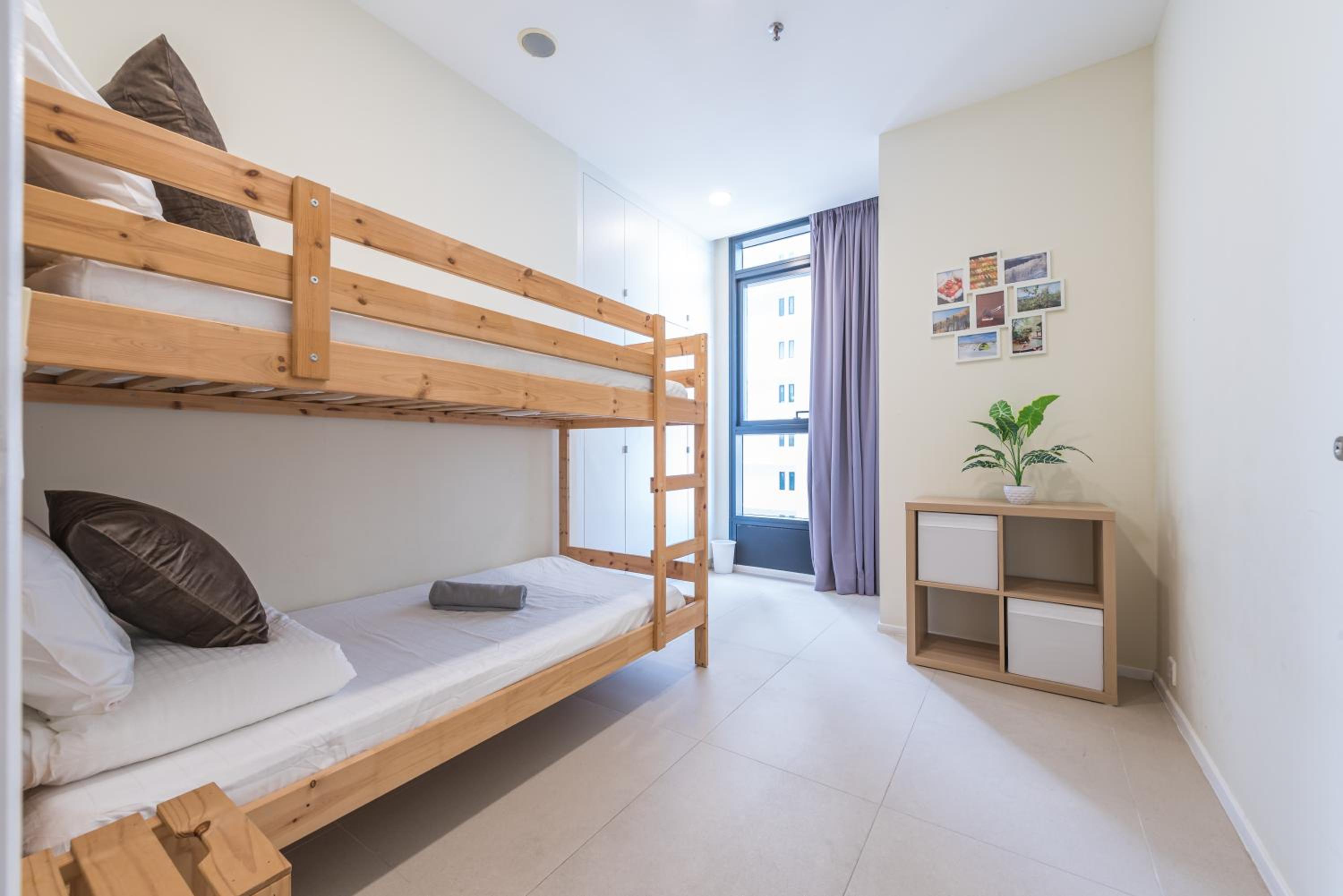 Balcony Netflix 2-6pax at Arcoris Mont Kiara