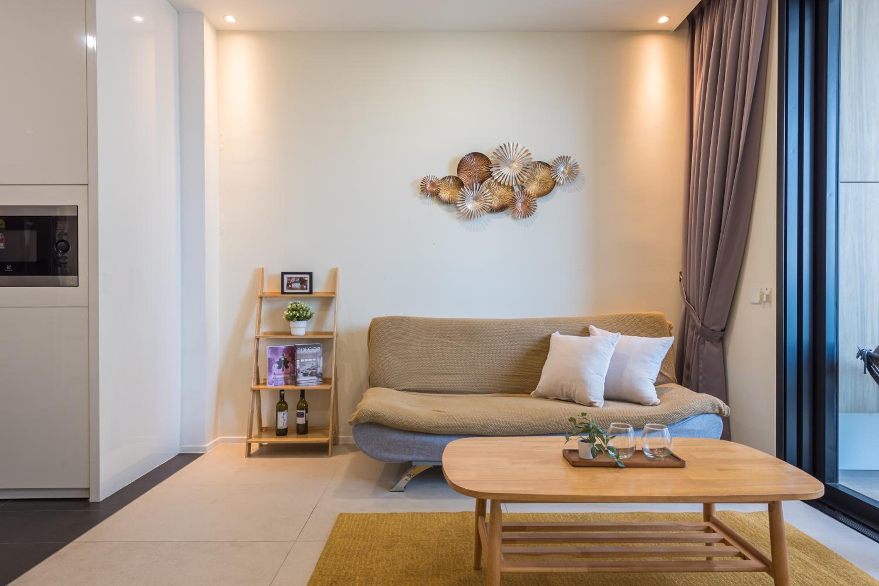 Balcony Netflix 2-6pax at Arcoris Mont Kiara