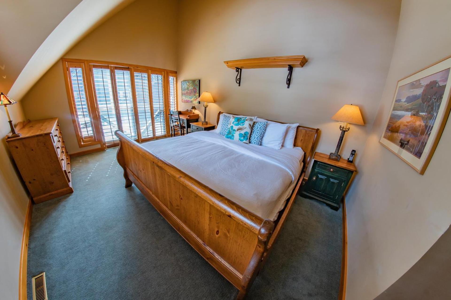 Pinnacle Ridge 38 - 5 Steps Away From The Ski Run, Wood Fireplace