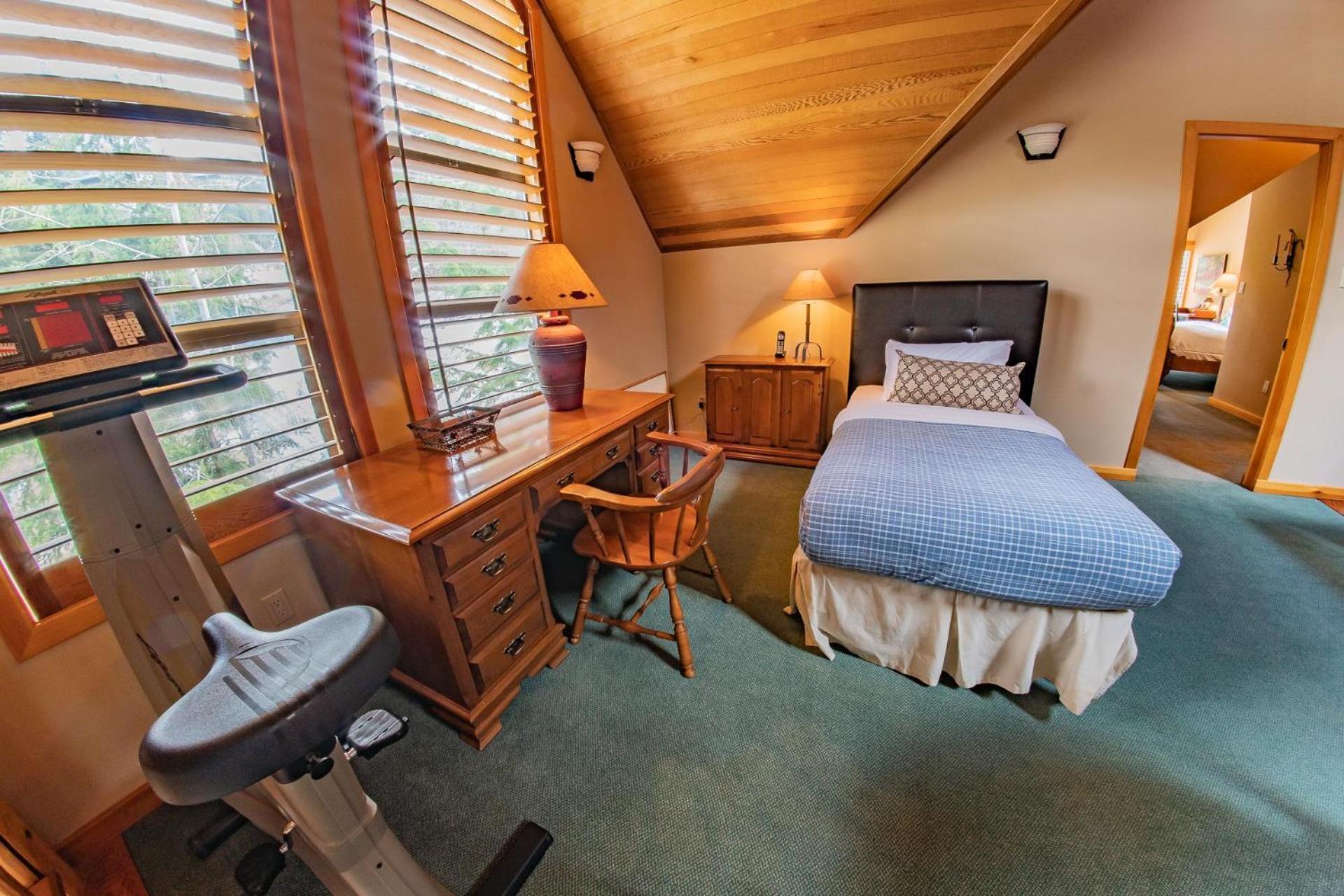 Pinnacle Ridge 38 - 5 Steps Away From The Ski Run, Wood Fireplace