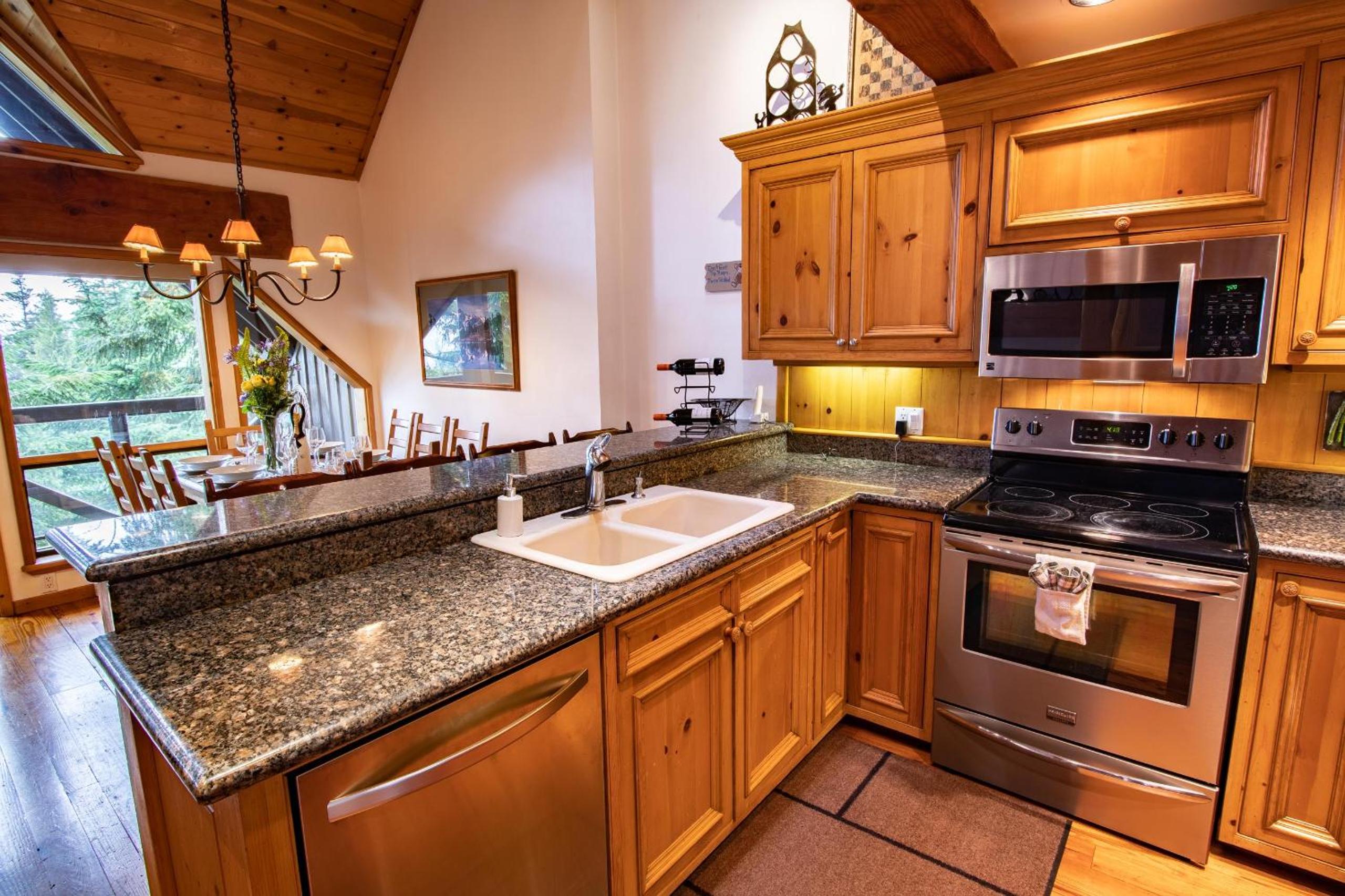 Pinnacle Ridge 37 - 10 Steps Away From The Ski Run, Private Hot Tub, Wood Fireplace