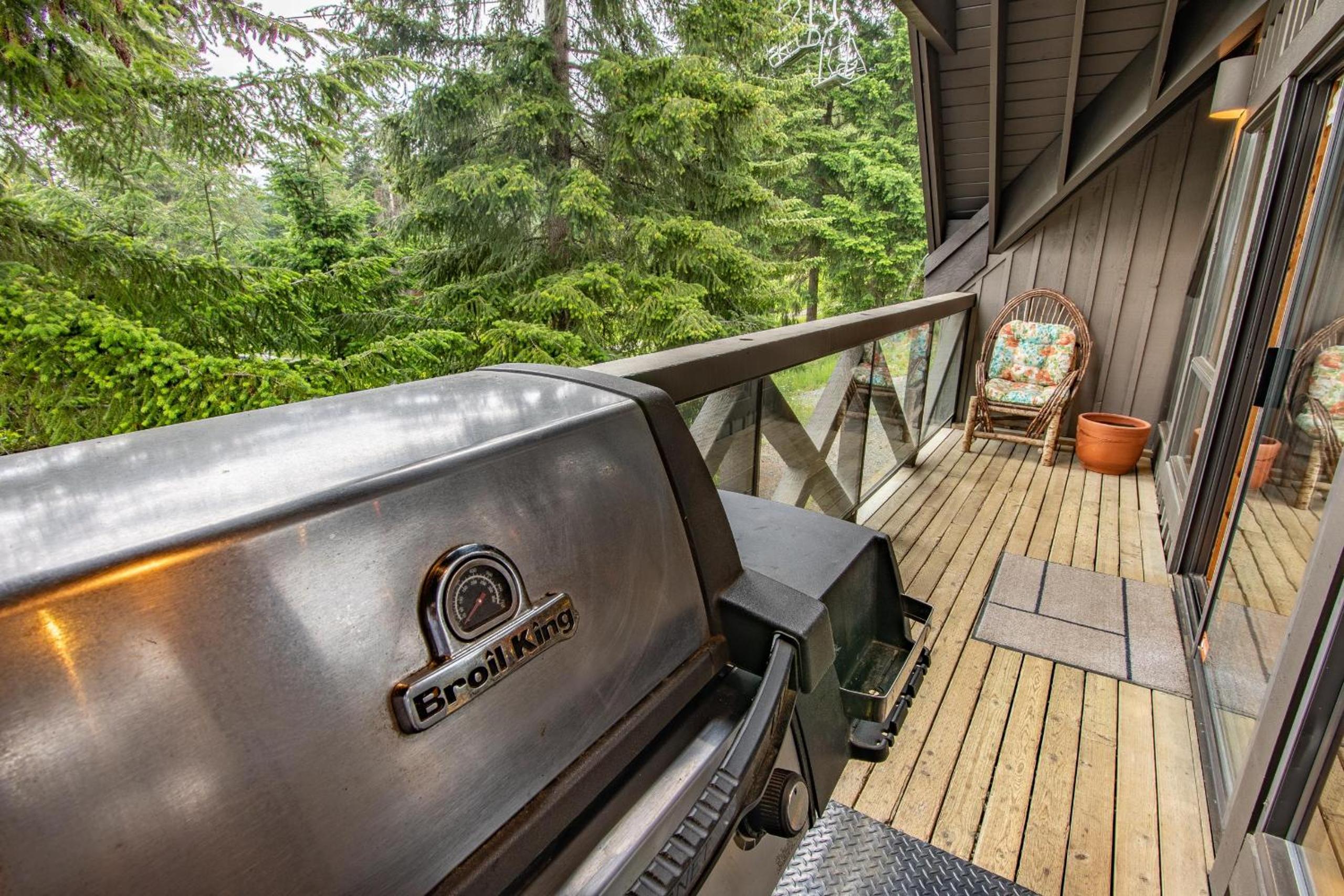 Pinnacle Ridge 37 - 10 Steps Away From The Ski Run, Private Hot Tub, Wood Fireplace