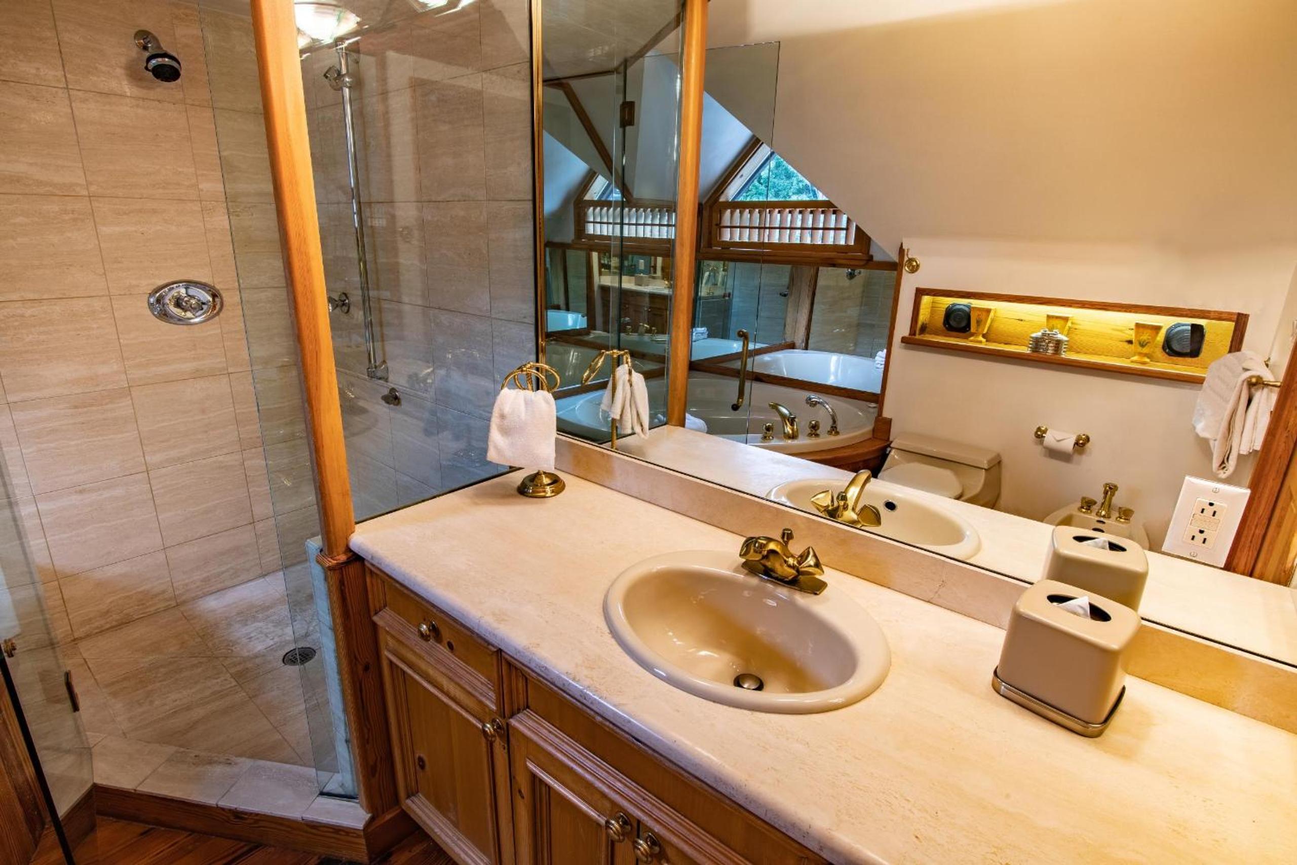 Pinnacle Ridge 37 - 10 Steps Away From The Ski Run, Private Hot Tub, Wood Fireplace