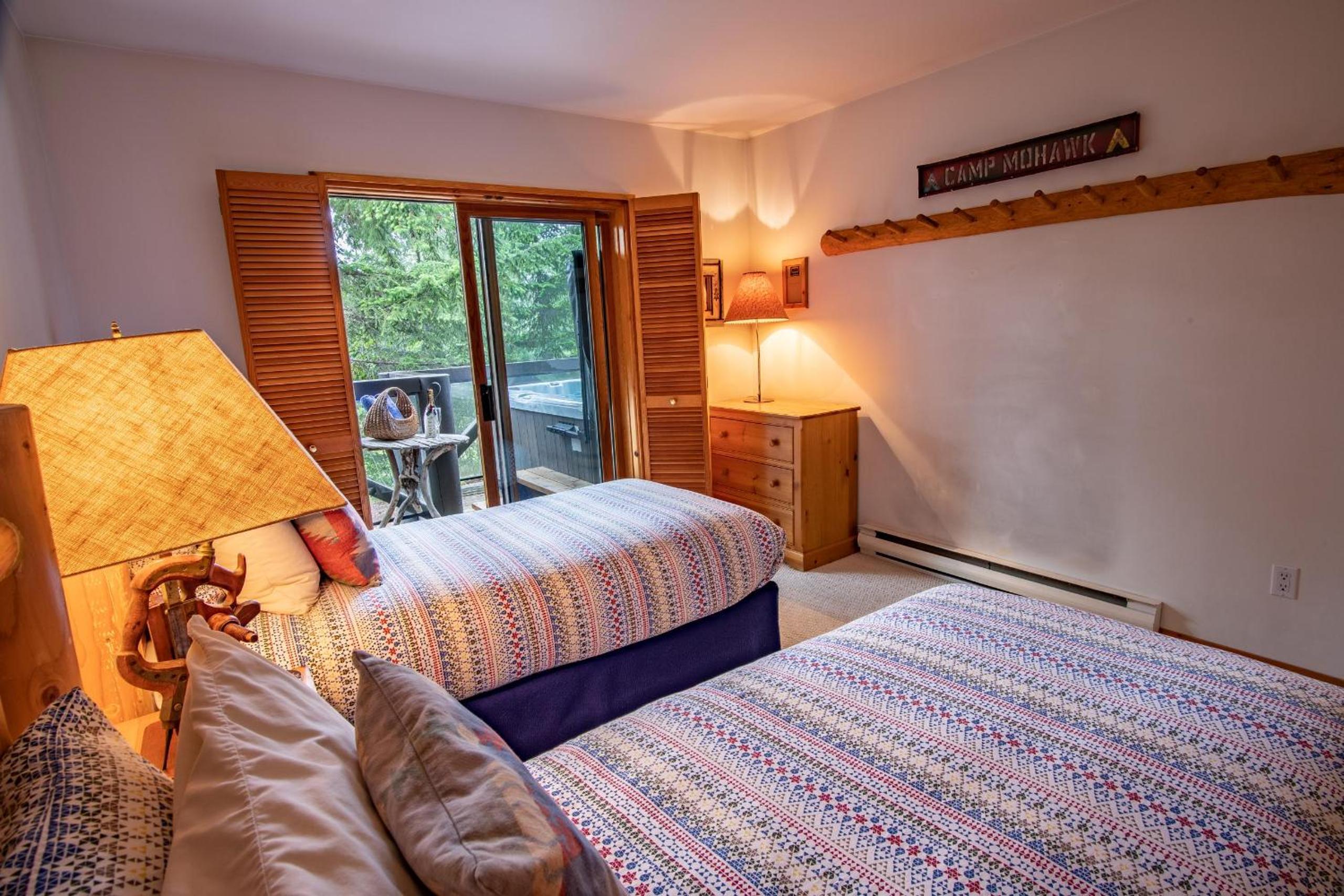Pinnacle Ridge 37 - 10 Steps Away From The Ski Run, Private Hot Tub, Wood Fireplace