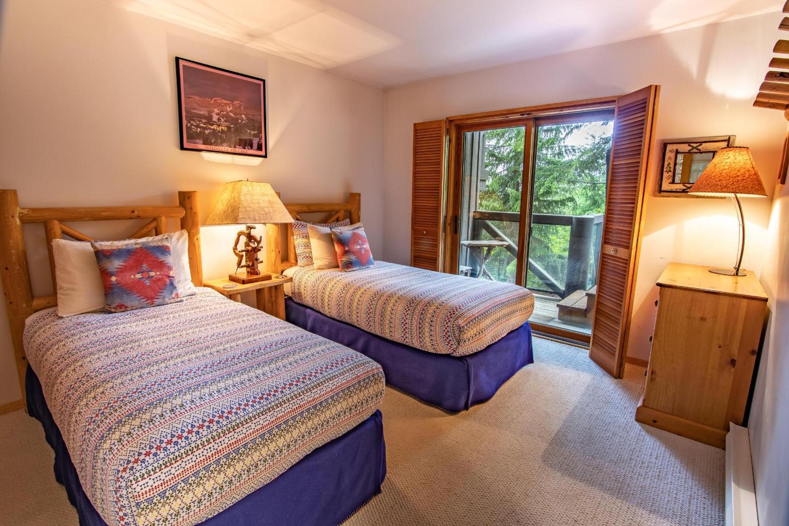 Pinnacle Ridge 37 - 10 Steps Away From The Ski Run, Private Hot Tub, Wood Fireplace