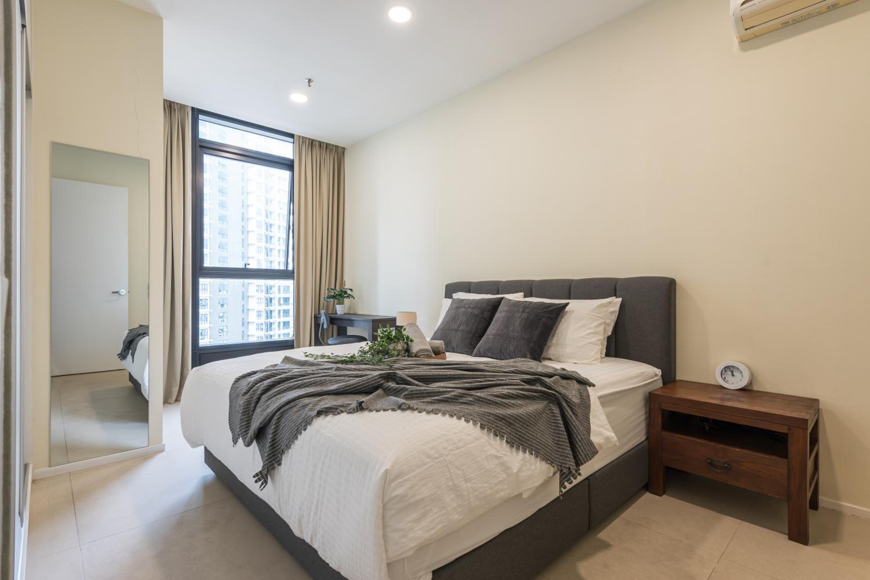 Balcony Netflix 2-6pax at Arcoris Mont Kiara