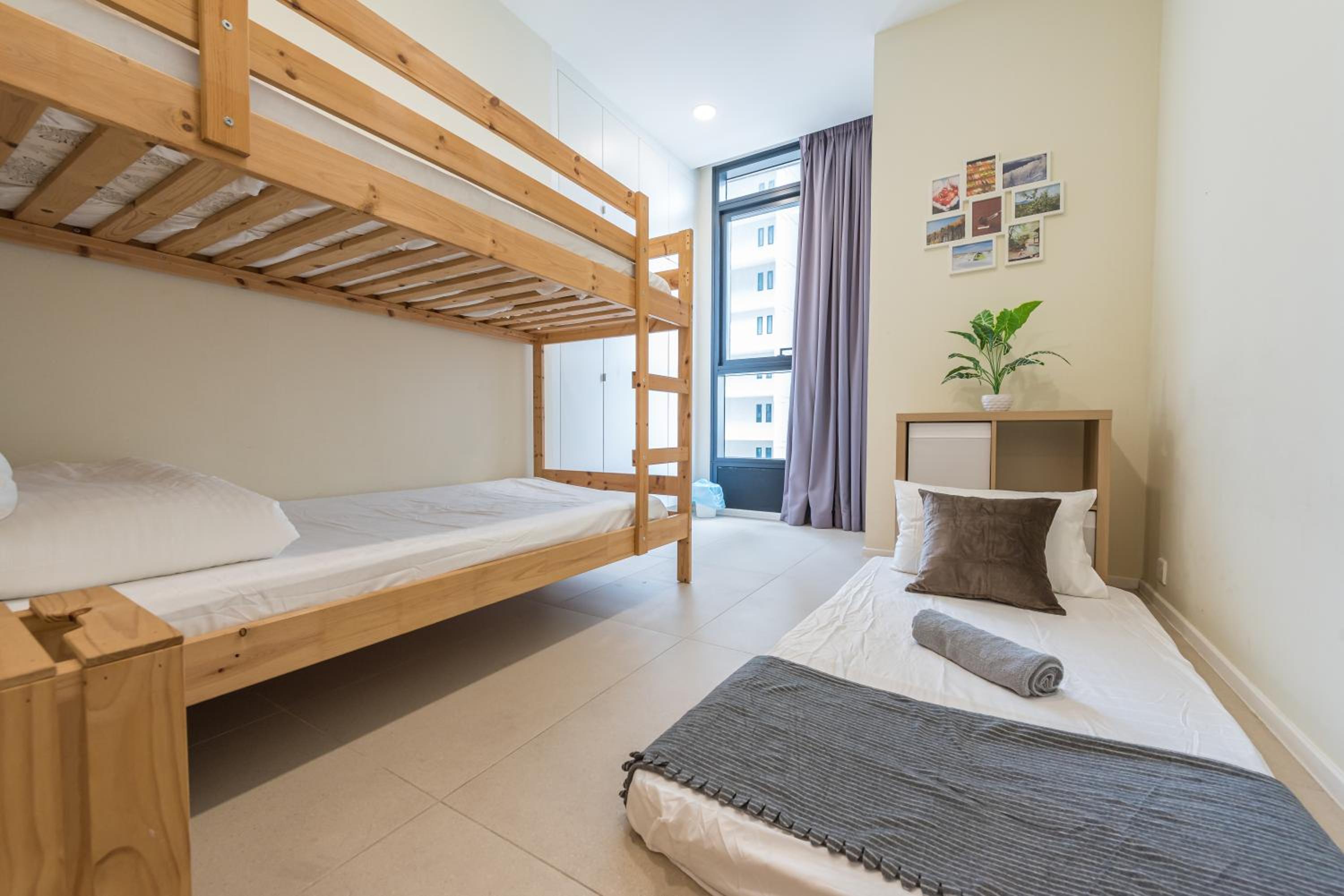 Balcony Netflix 2-6pax at Arcoris Mont Kiara