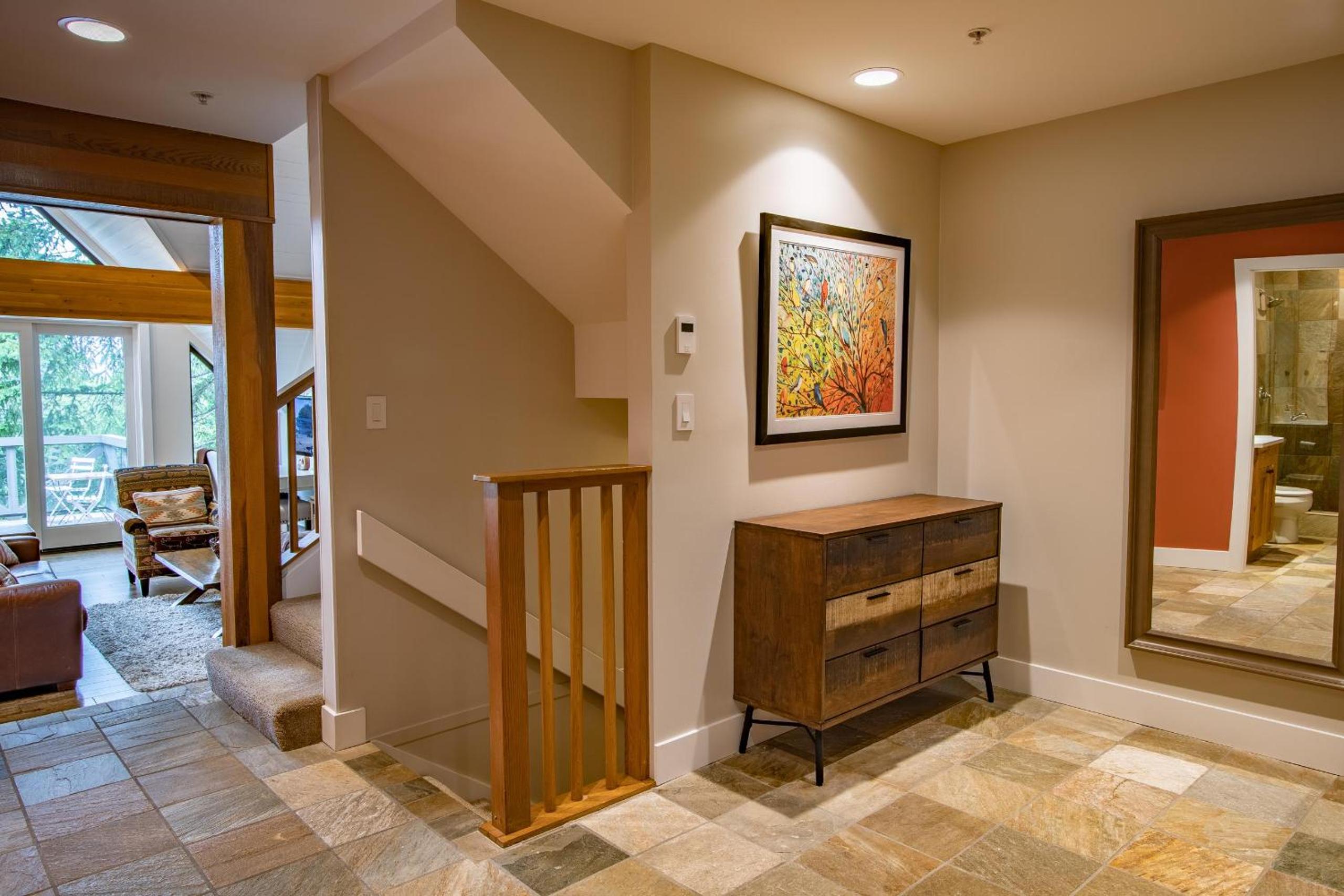 Pinnacle Ridge 36 - Ski In Ski Out, Newly Renovated, Private Hot Tub, Wood Fireplace