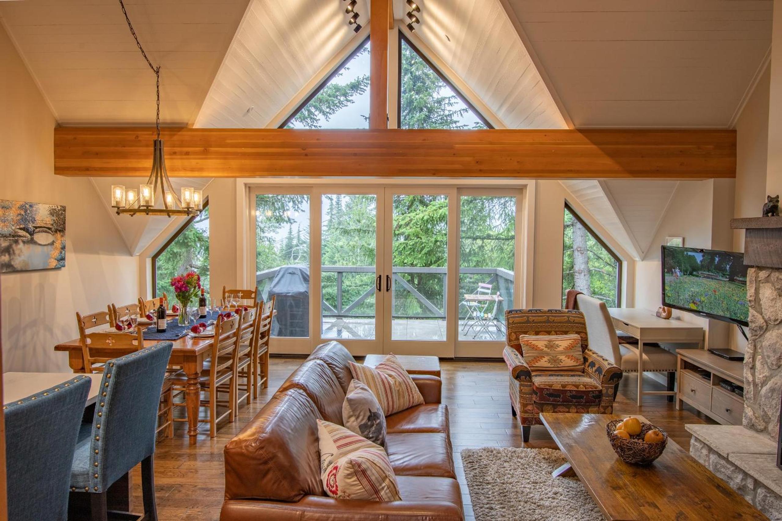 Pinnacle Ridge 36 - Ski In Ski Out, Newly Renovated, Private Hot Tub, Wood Fireplace