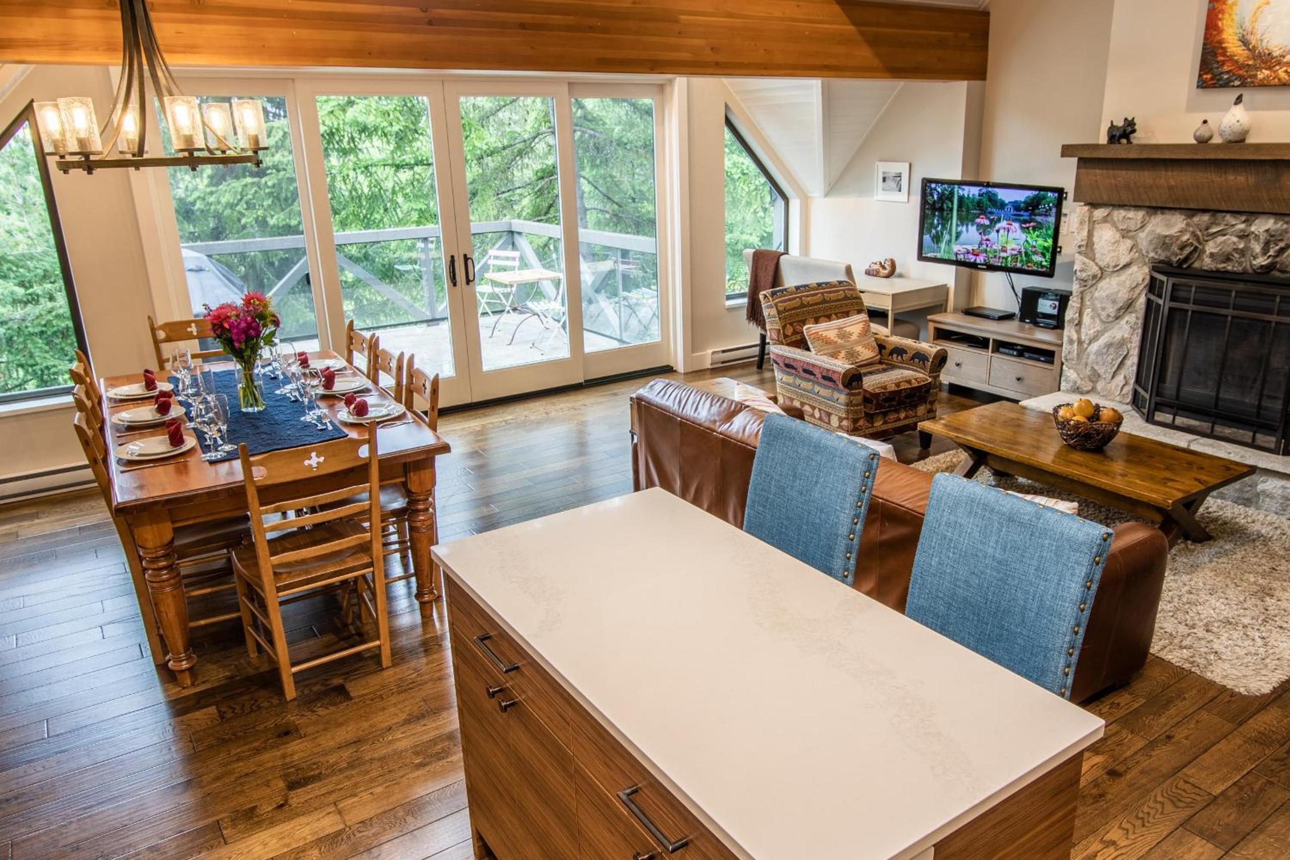 Pinnacle Ridge 36 - Ski In Ski Out, Newly Renovated, Private Hot Tub, Wood Fireplace