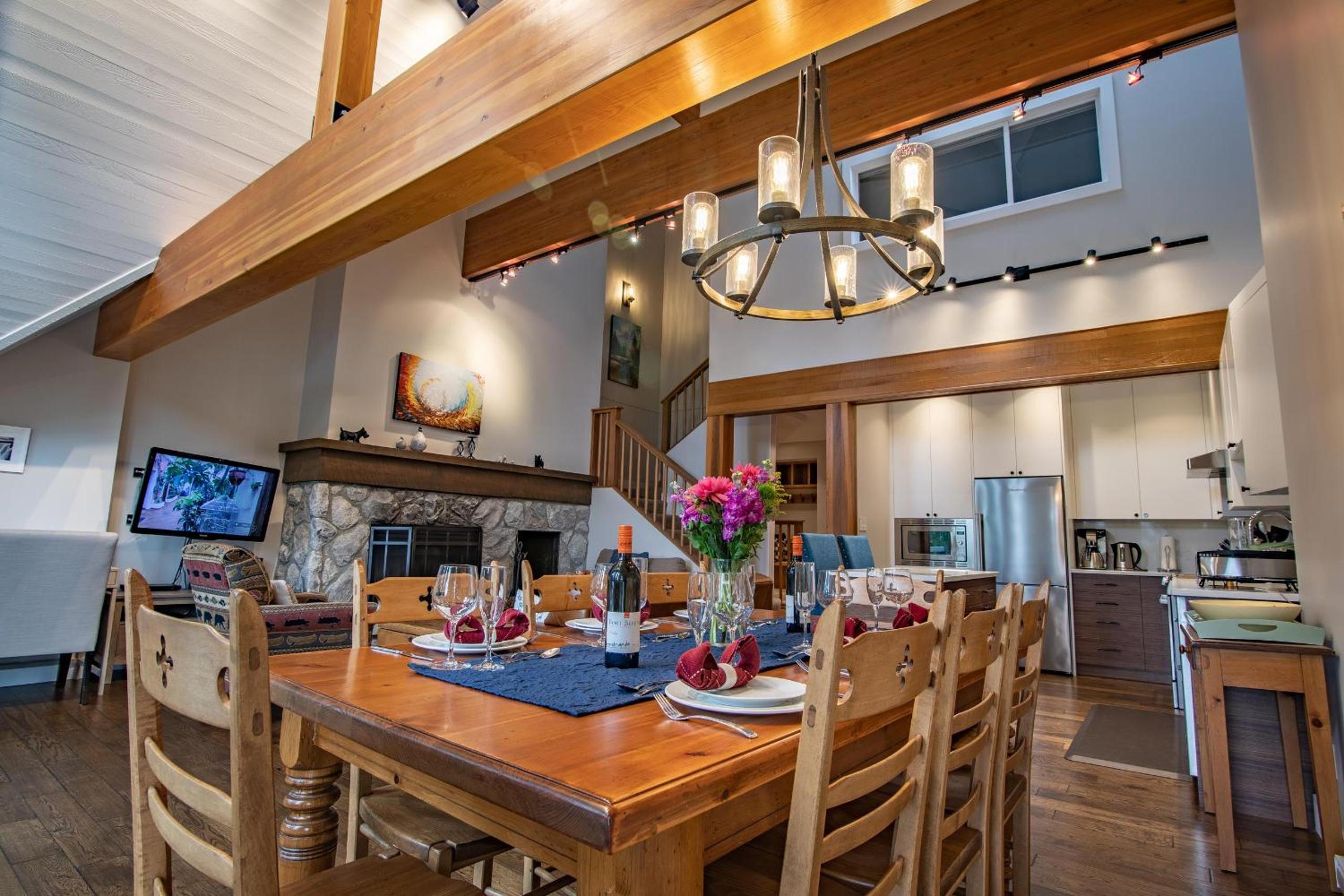 Pinnacle Ridge 36 - Ski In Ski Out, Newly Renovated, Private Hot Tub, Wood Fireplace
