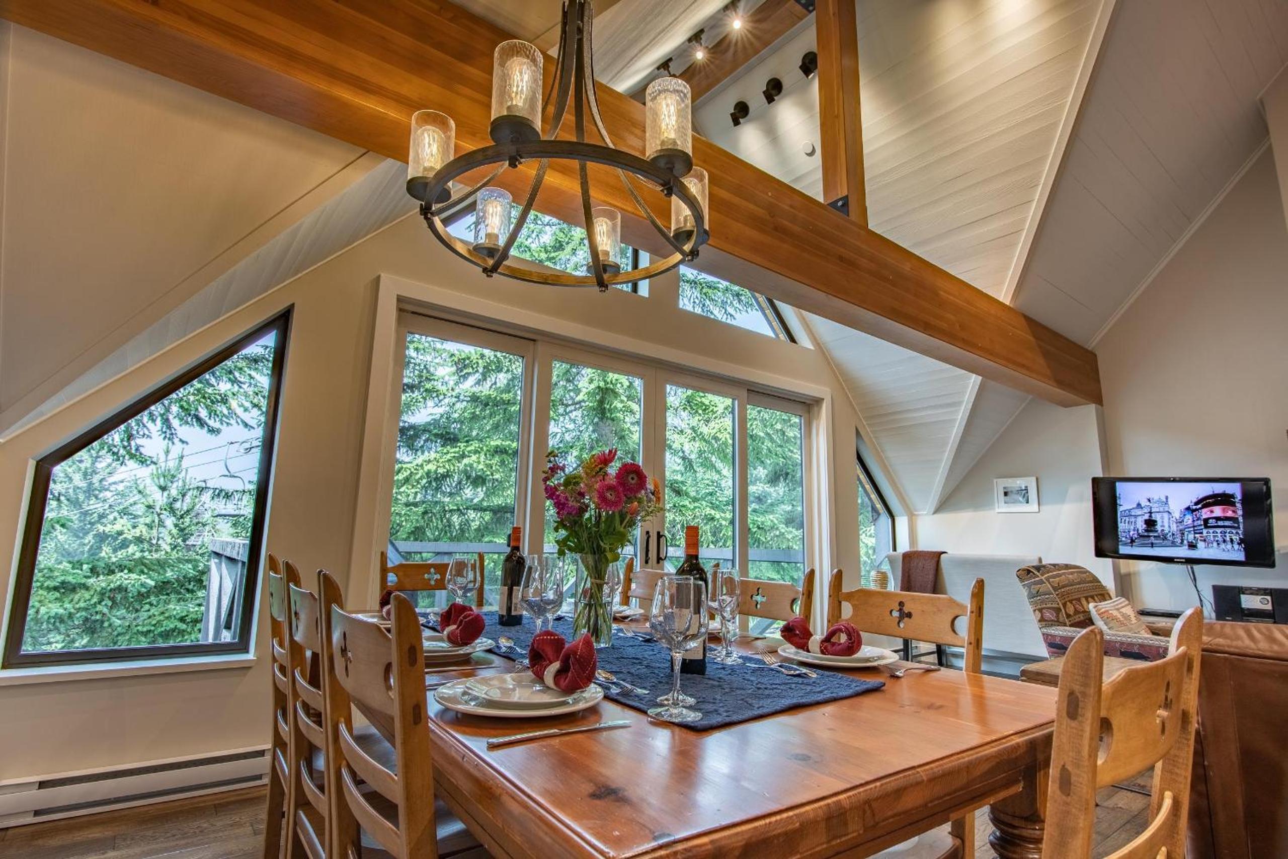 Pinnacle Ridge 36 - Ski In Ski Out, Newly Renovated, Private Hot Tub, Wood Fireplace