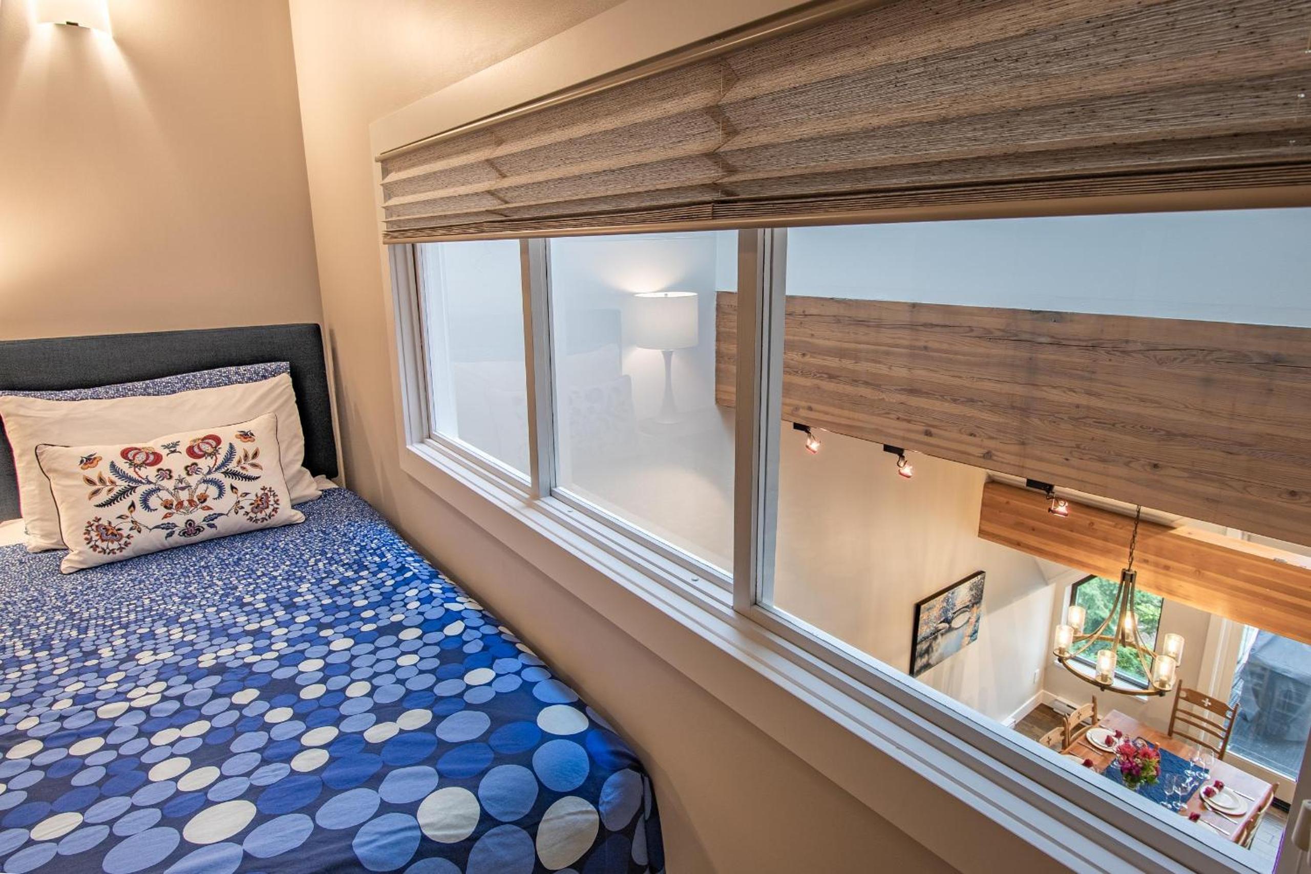 Pinnacle Ridge 36 - Ski In Ski Out, Newly Renovated, Private Hot Tub, Wood Fireplace