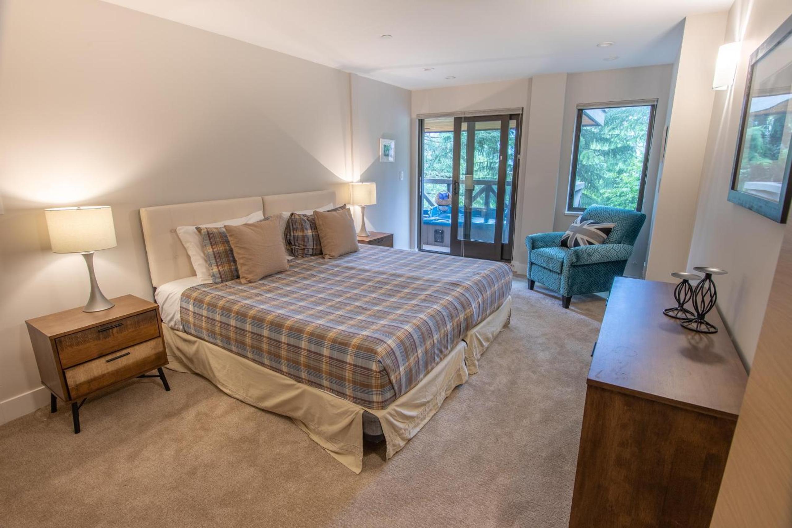 Pinnacle Ridge 36 - Ski In Ski Out, Newly Renovated, Private Hot Tub, Wood Fireplace